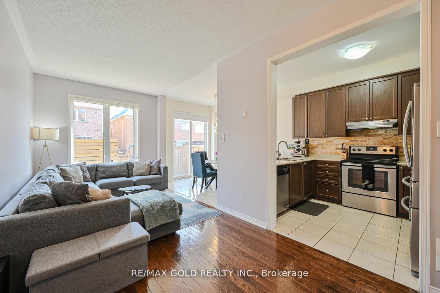 132 Sussexvale Drive photo 8