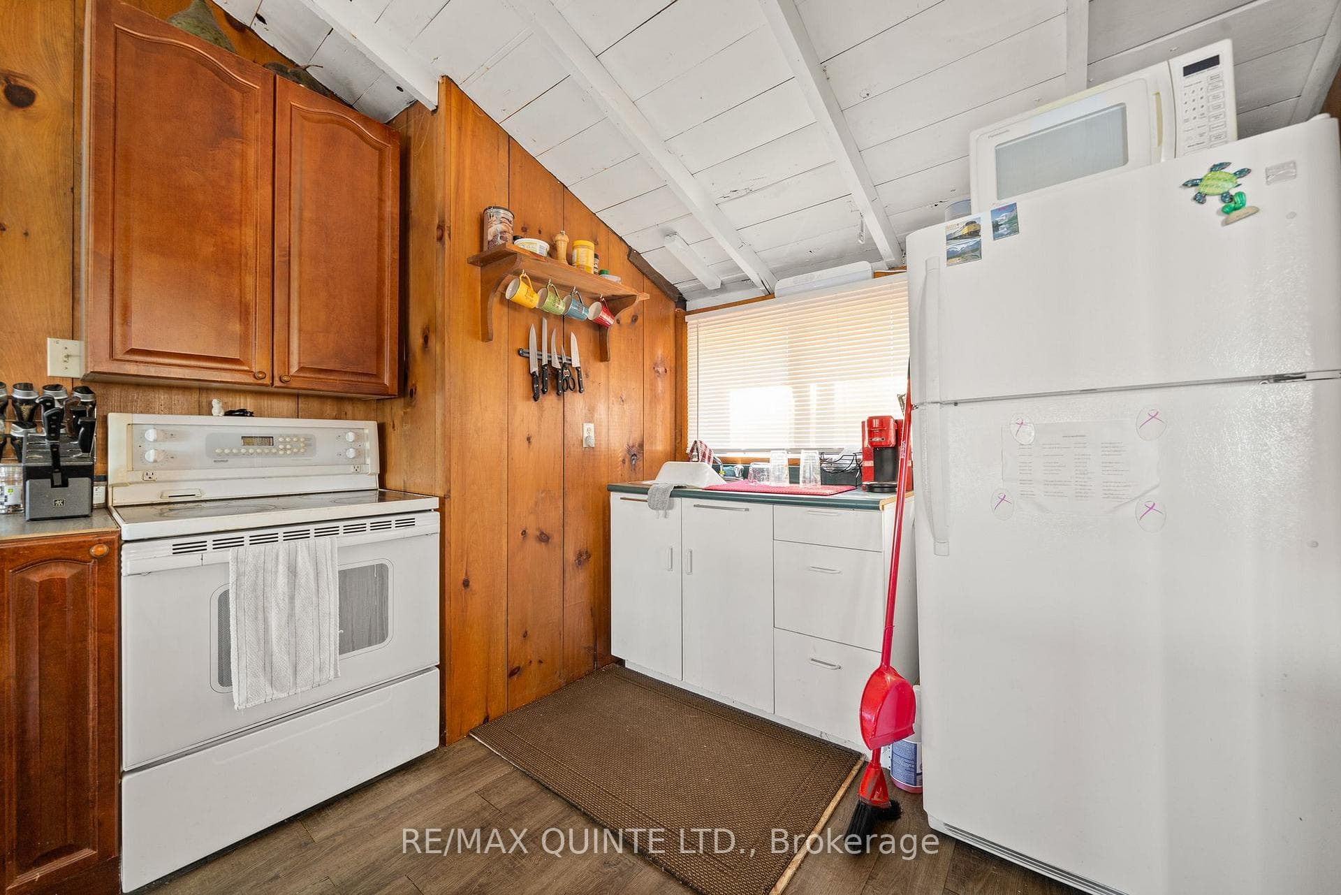 99 Kanata Lane photo 10