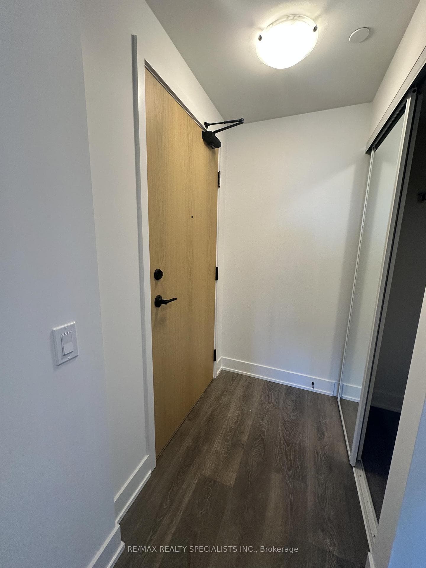 204 BURNHAMTHORPE Road Unit 1504 photo 7