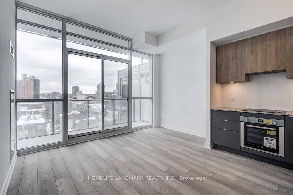 120 Parliament Street Unit 703 photo 8