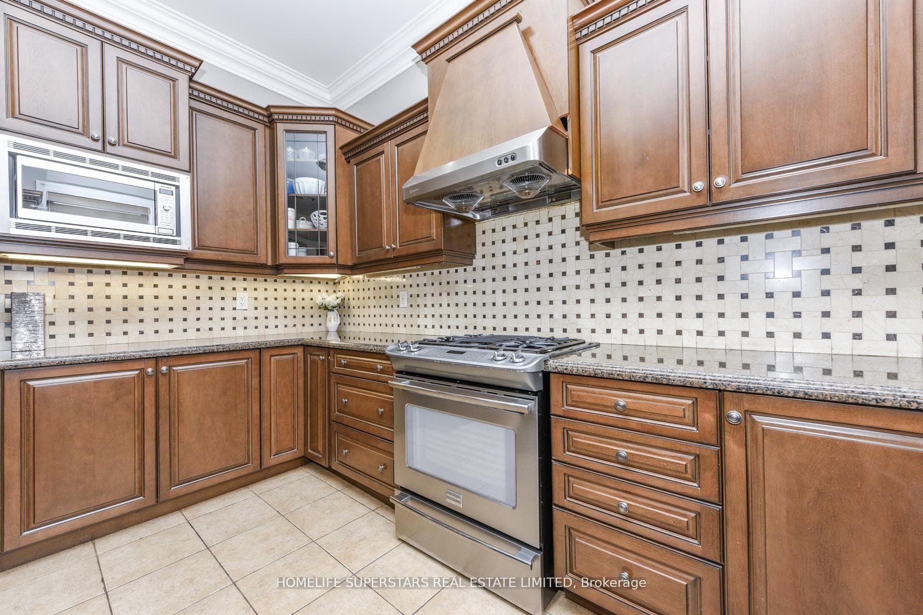8 Bainsville Circle photo 9