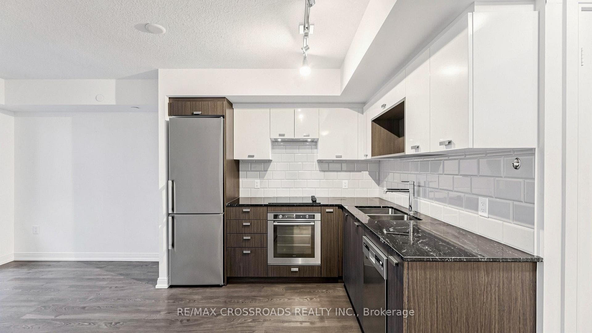 275 Village Green Square Unit 525 photo 14