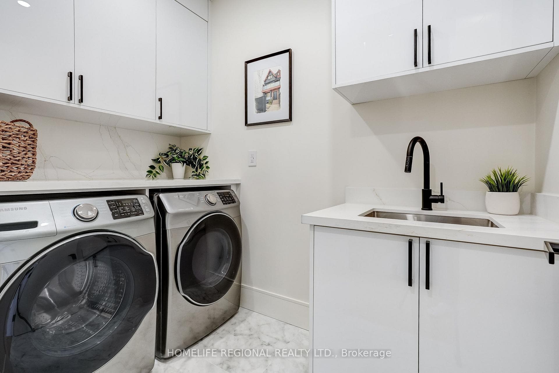 12 Macdonell Avenue photo 20