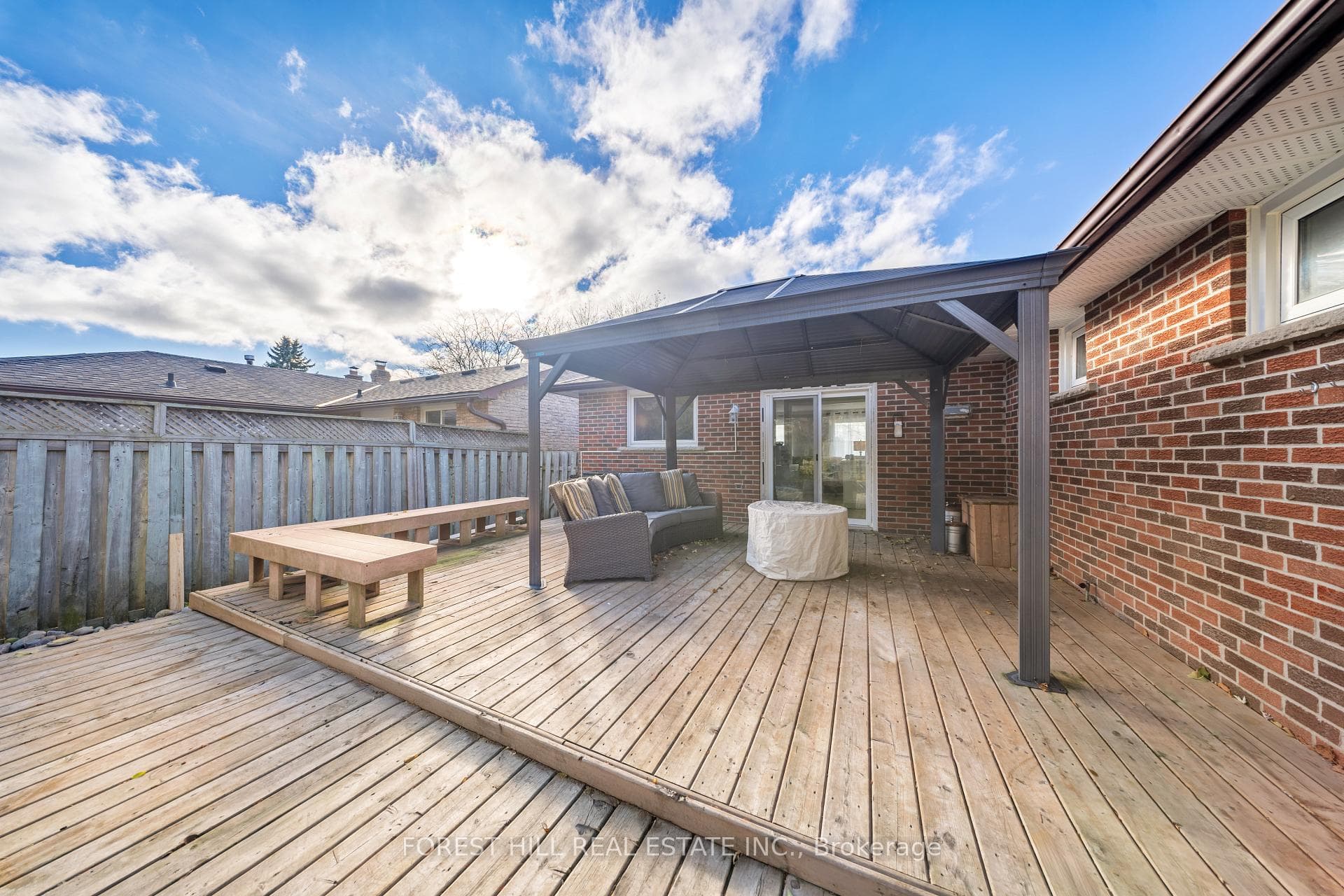 119 Eastman Crescent photo 33