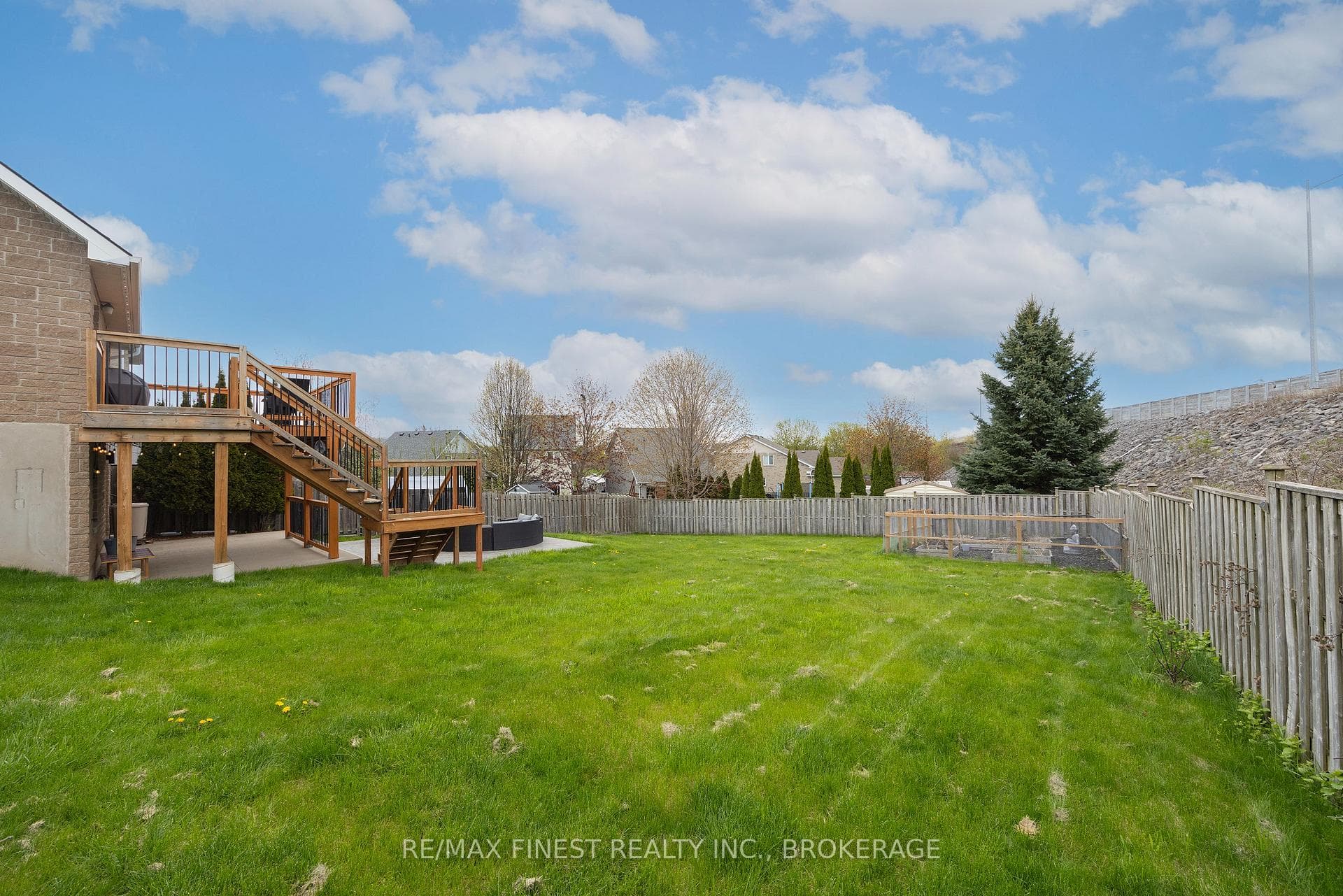 1171 Wheathill Street photo 48