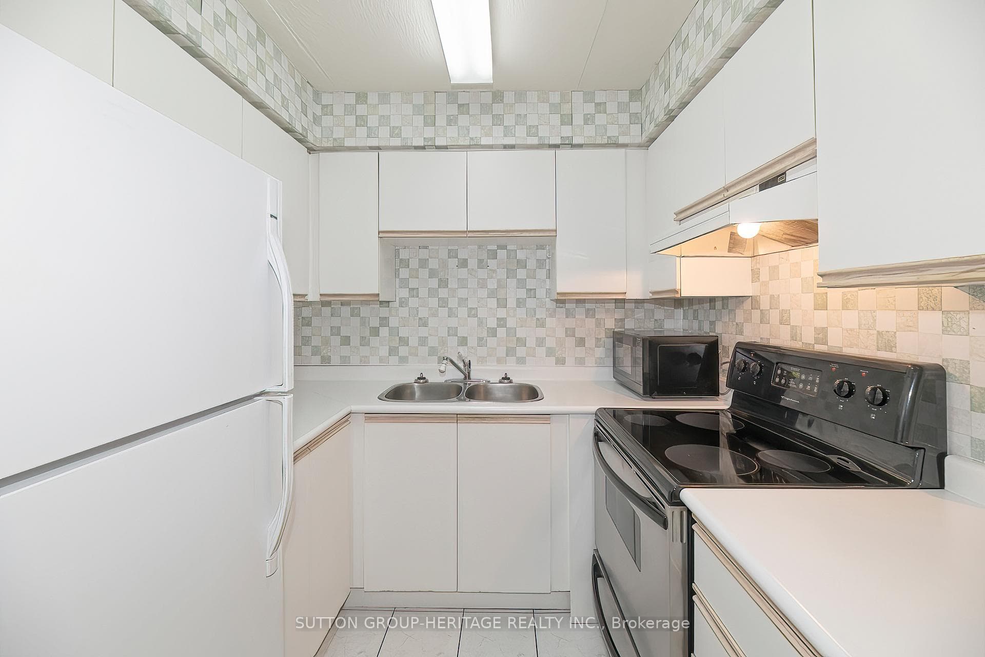 1525 Diefenbaker Court Unit 210 photo 11
