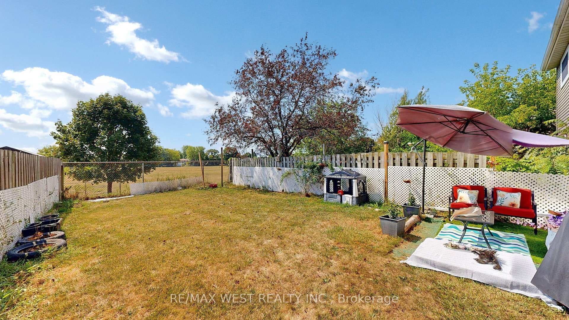 325 Killarney Court photo 49