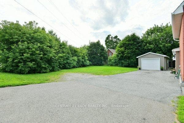 24 MUNROE Avenue photo 32
