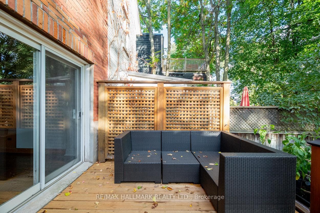 239 Bain Avenue photo 31