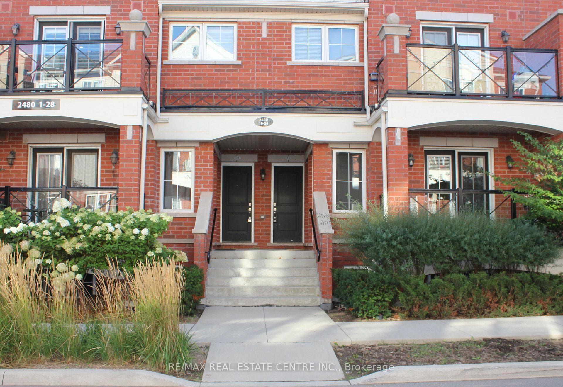 2480 Post Road Unit 19 photo 1