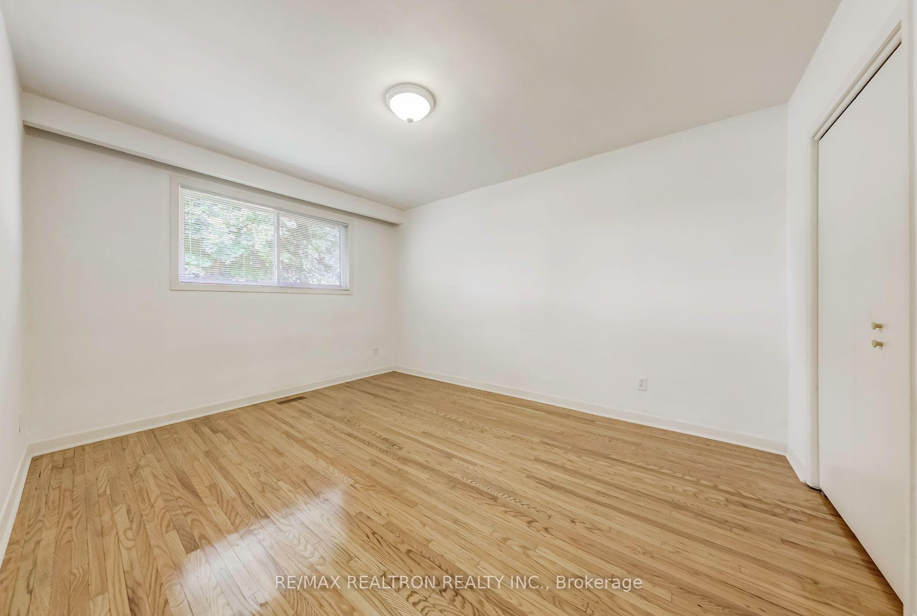 152 Pineway Boulevard photo 25