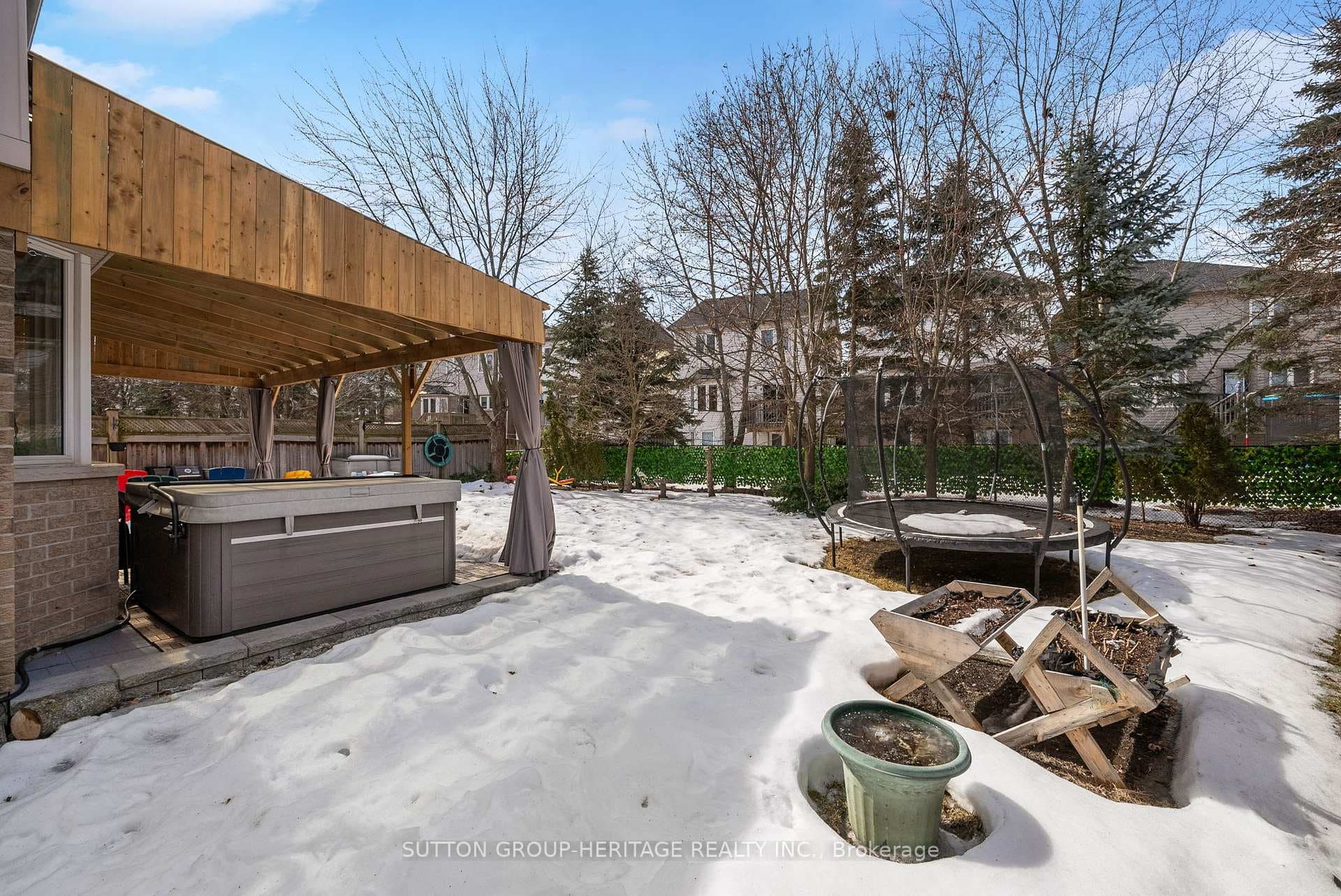 79 Norland Circle photo 27