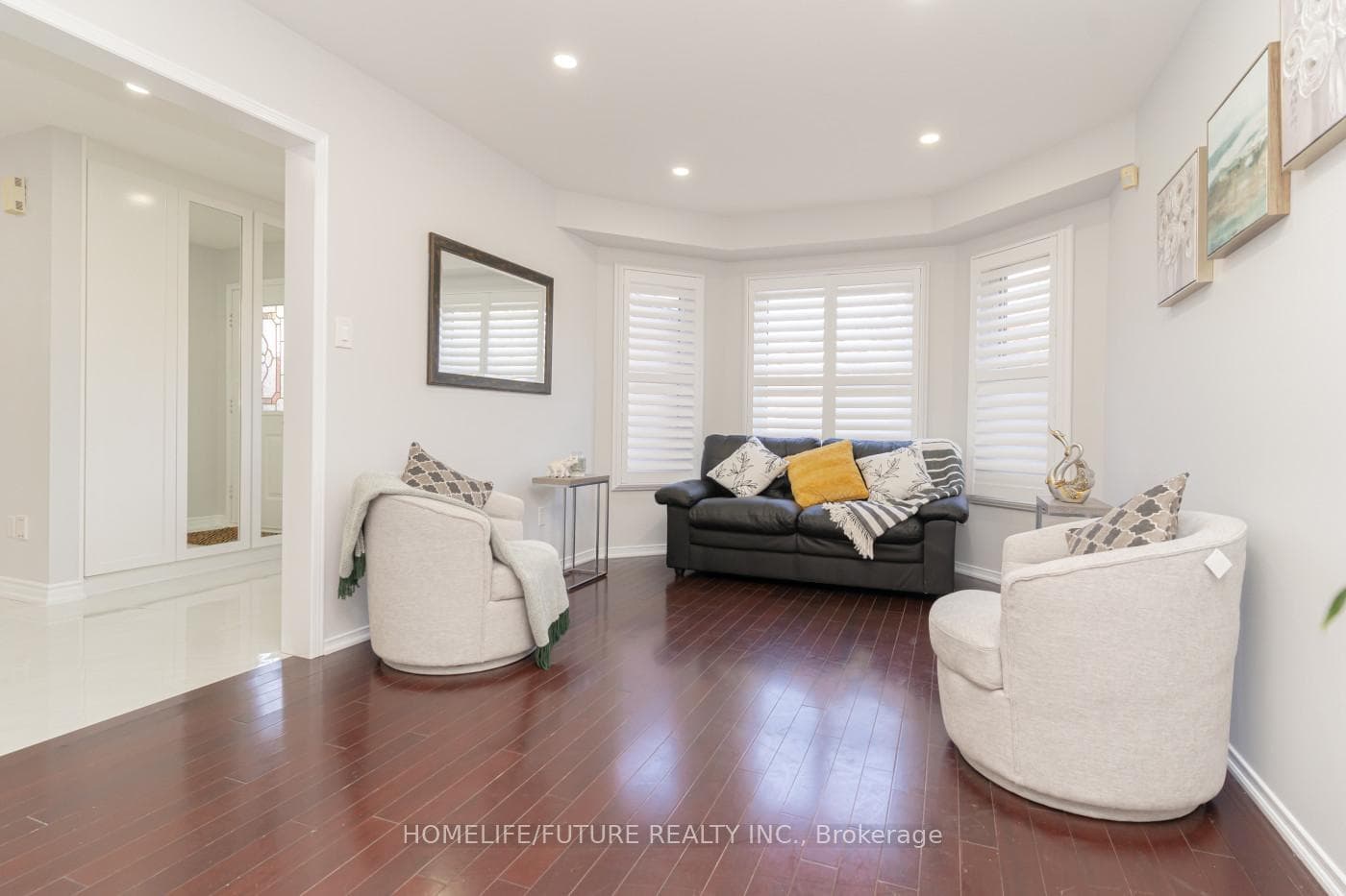 207 Mossbrook Square photo 6