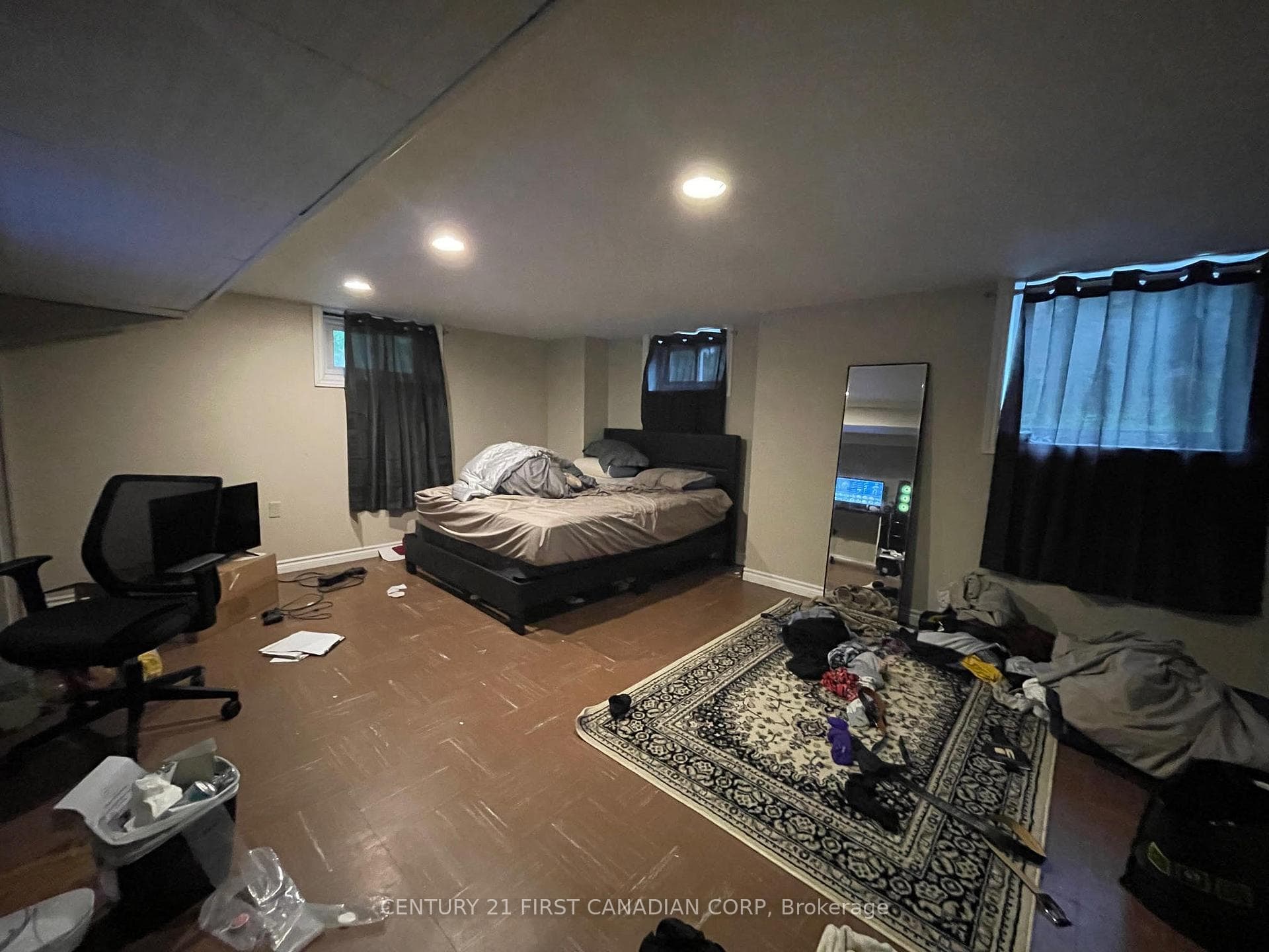 245 Huron Street photo 10