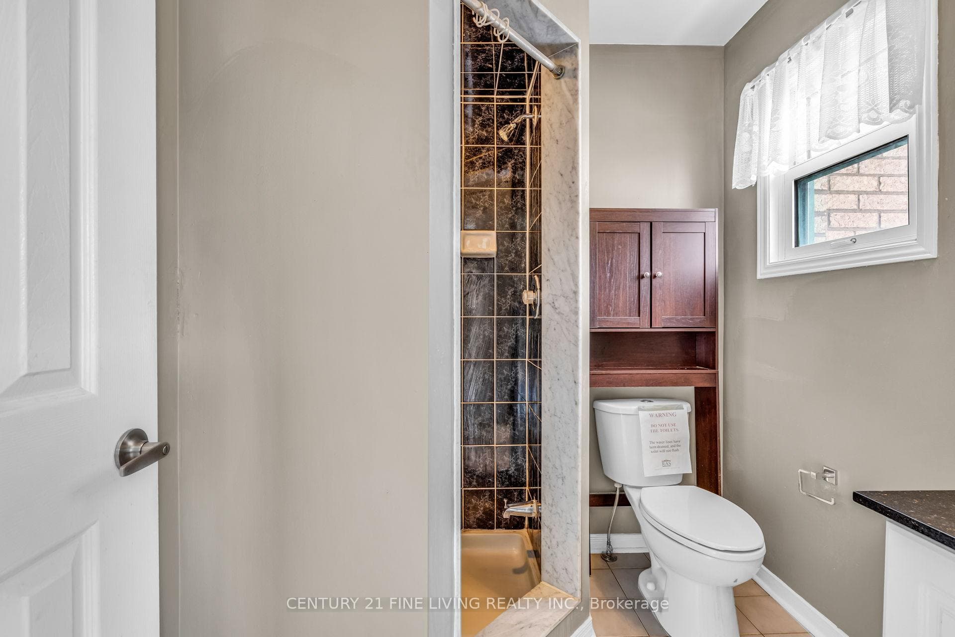 209 Provincial Place photo 29