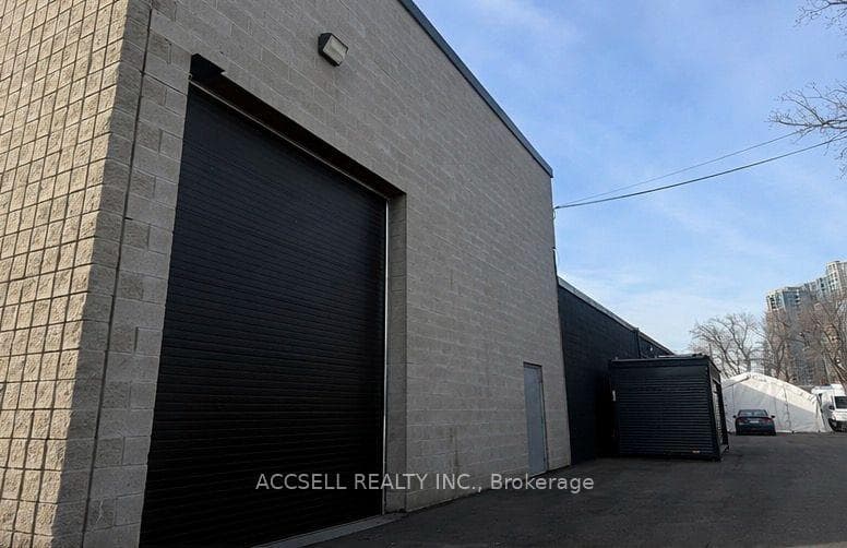 342 Munster Avenue photo 2