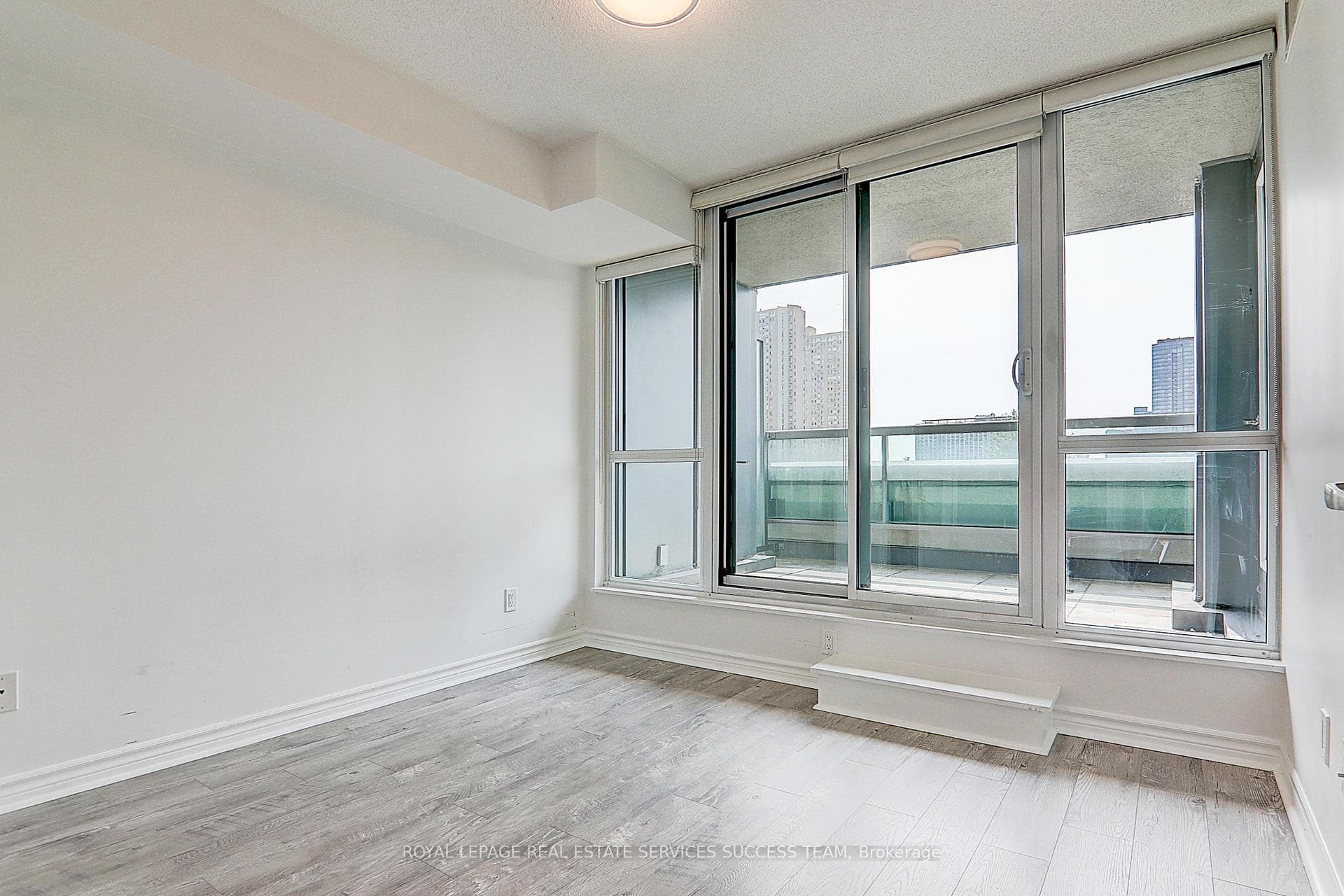 25 Lower Simcoe Street Unit 711 photo 14