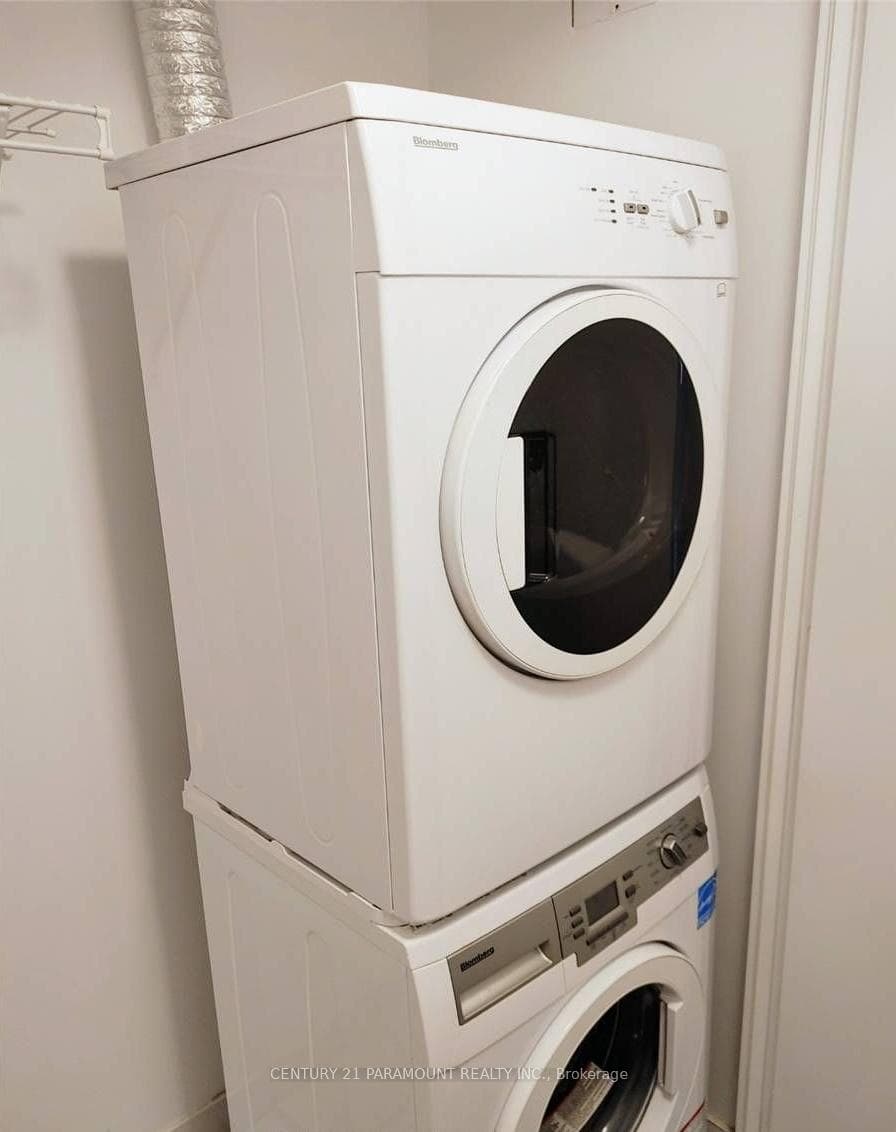 181 Dundas Street Unit 3315 photo 5
