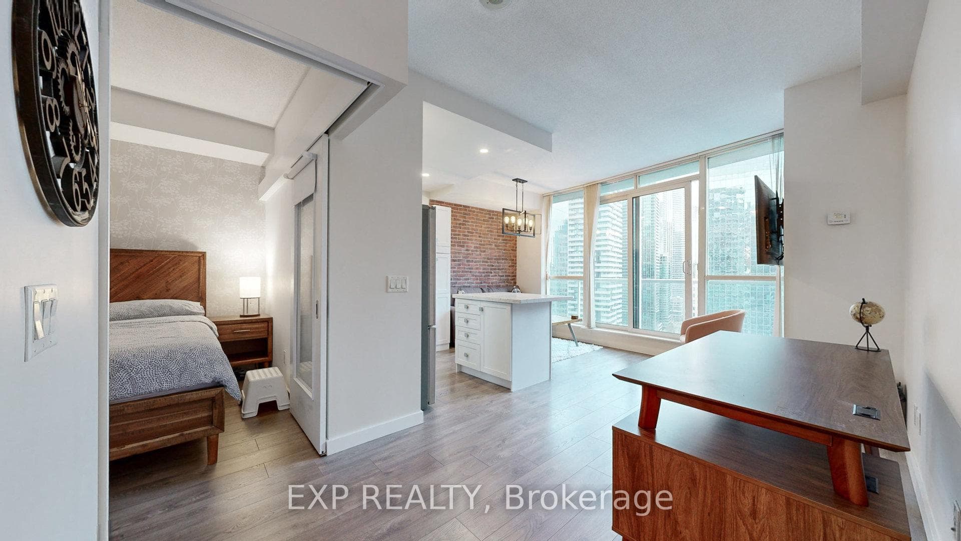 8 York Street Unit 2404 photo 3