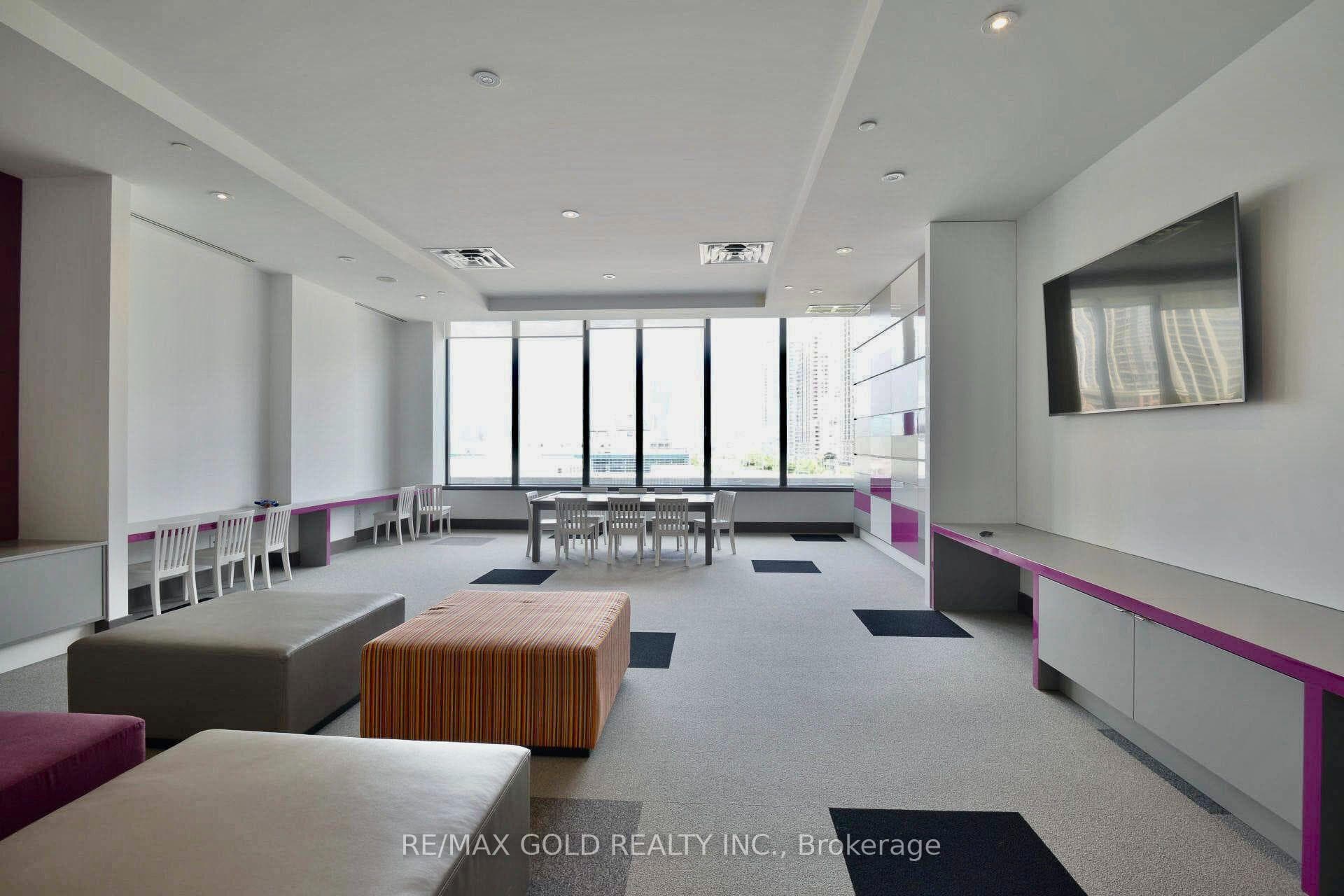 510 Curran Place Unit 2006 photo 19