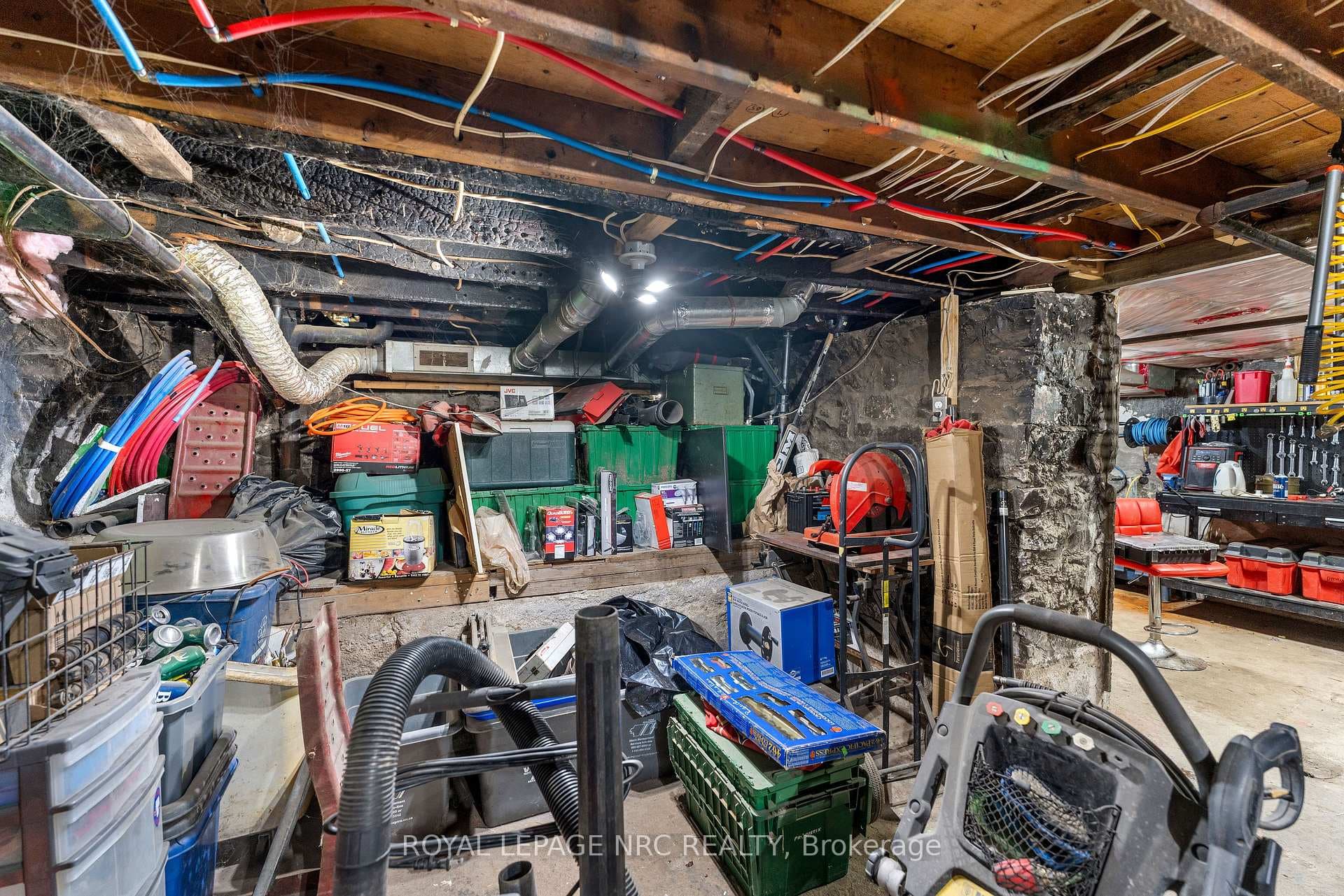 87 Pine Street photo 30