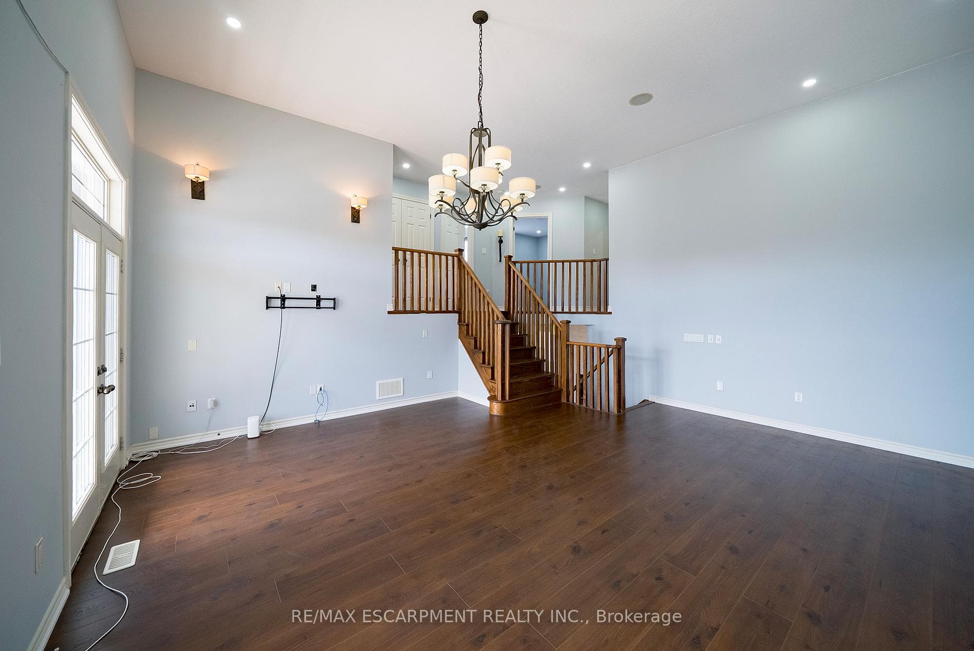 306 Blackburn Drive photo 18