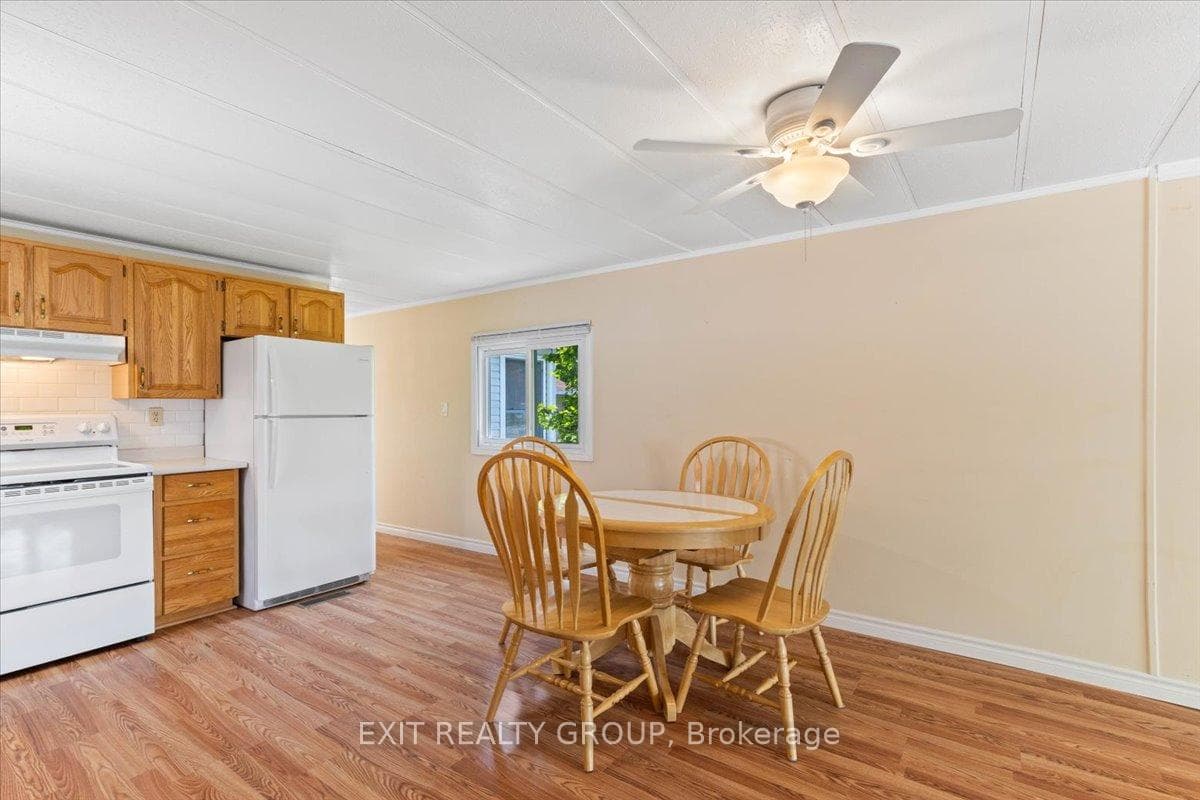 40 Linden Boulevard photo 7