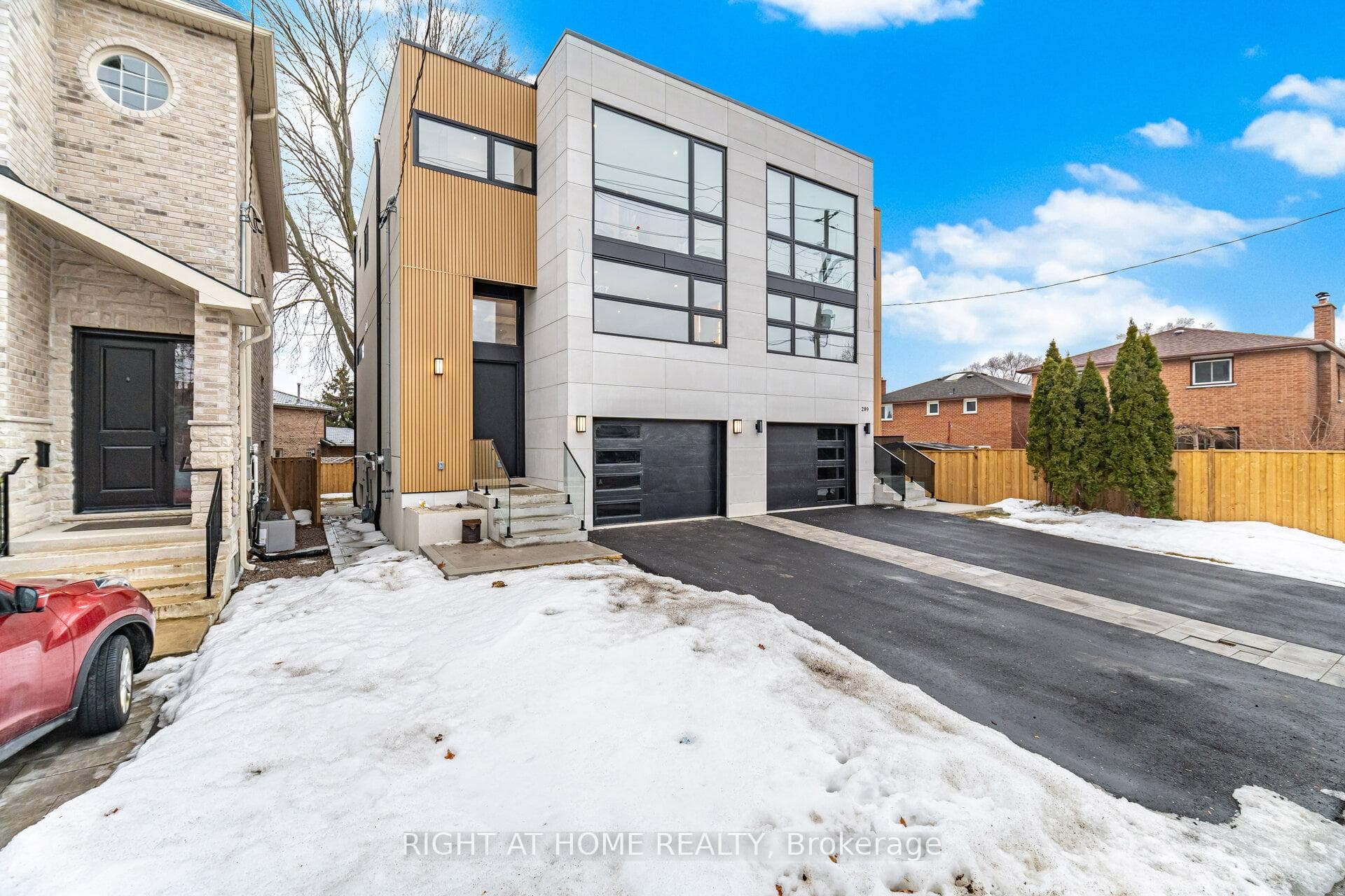 287 Valermo Drive photo 1