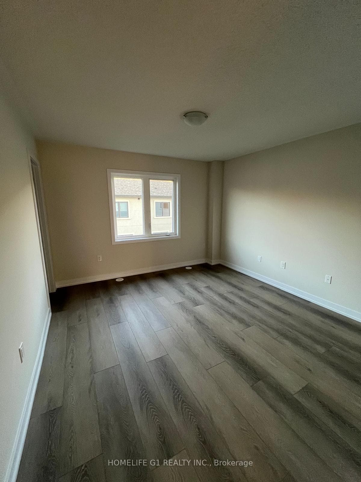 1338 Kobzar Drive photo 11