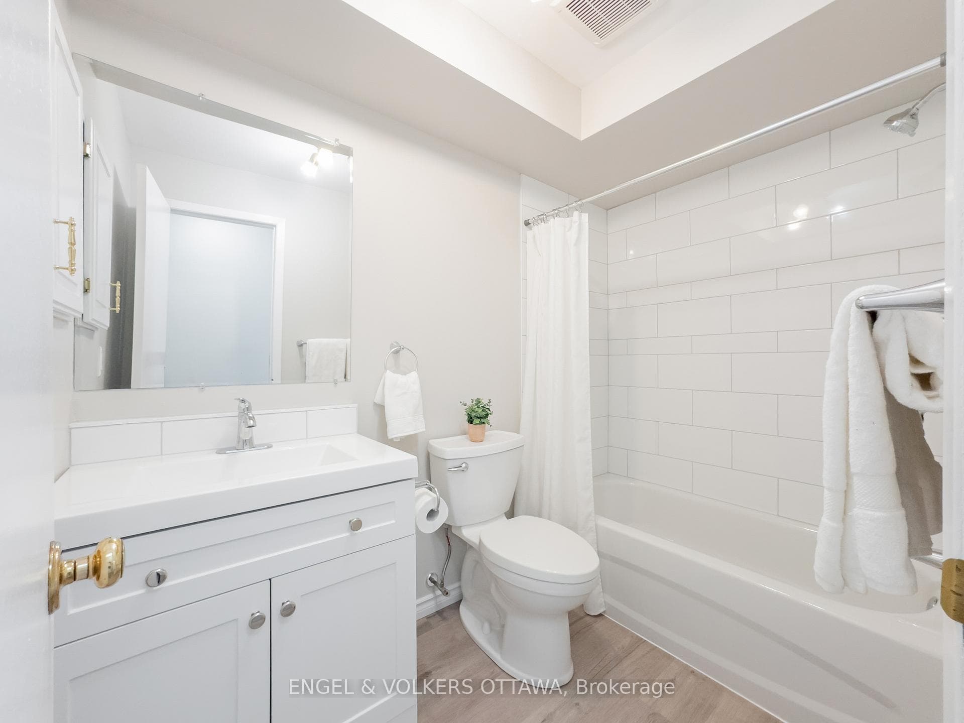 1504 Tanguay Court photo 20