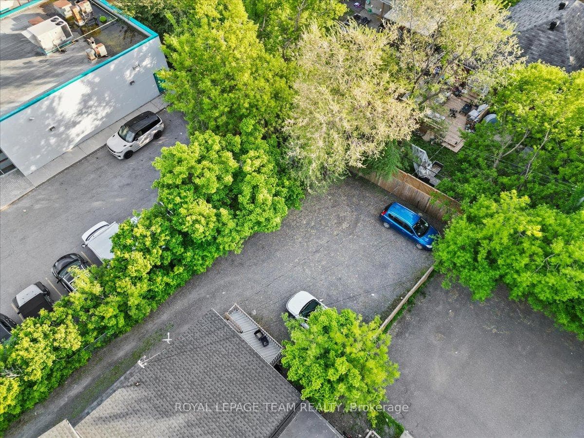 1008 ST. LAURENT Boulevard photo 45