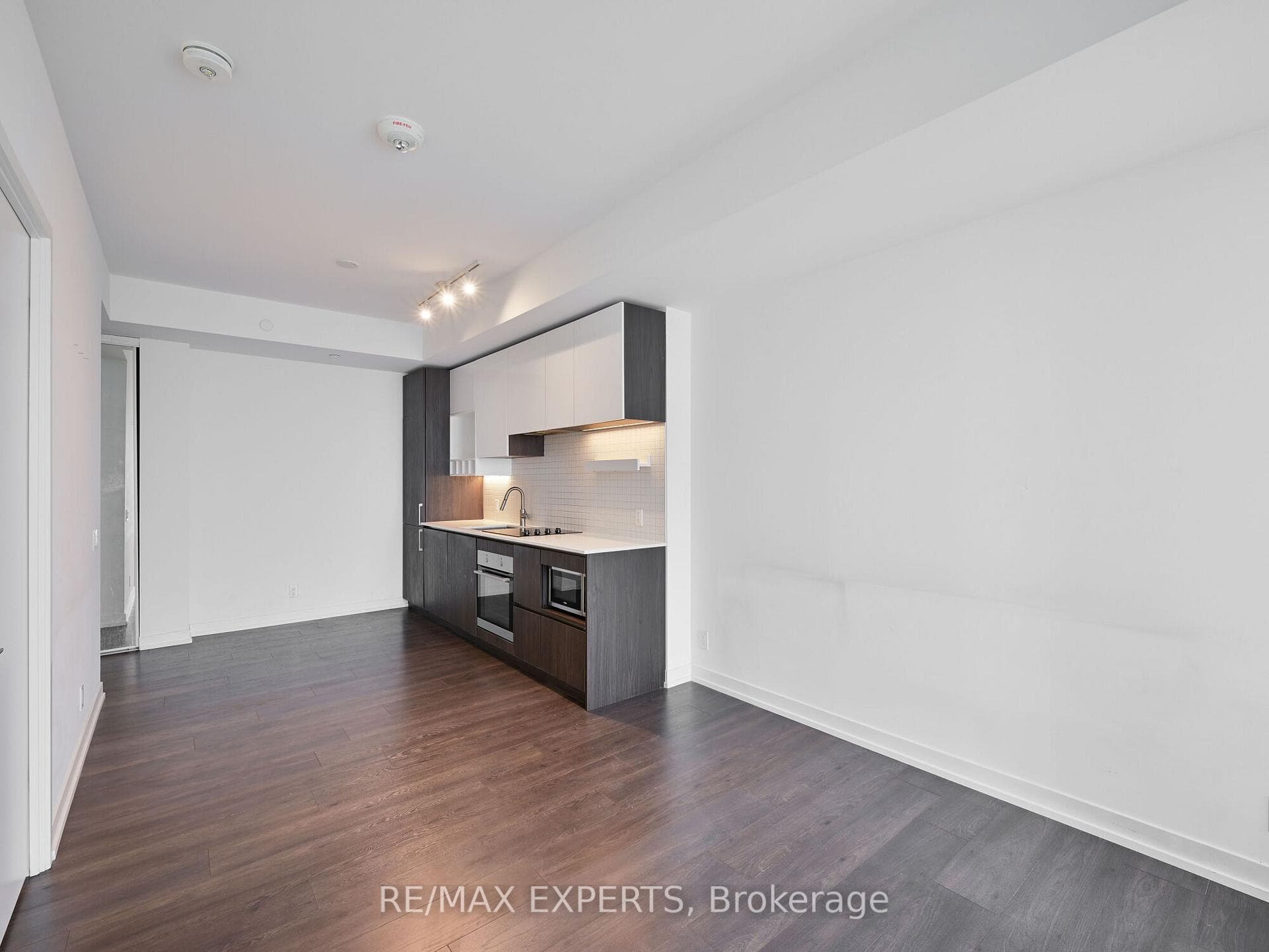 5 Buttermill Avenue Unit 3011 photo 6