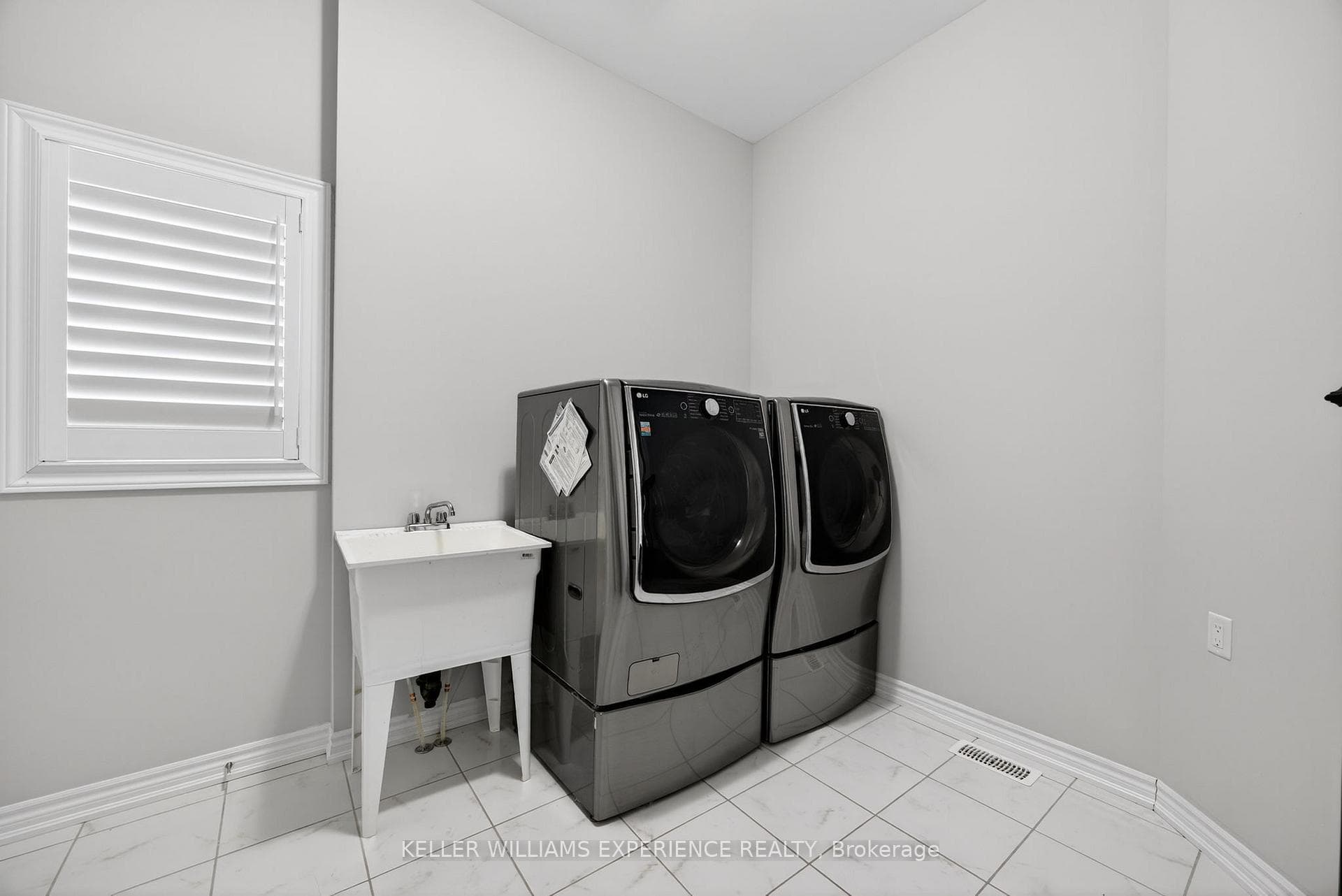 Main Level Laundry Ar