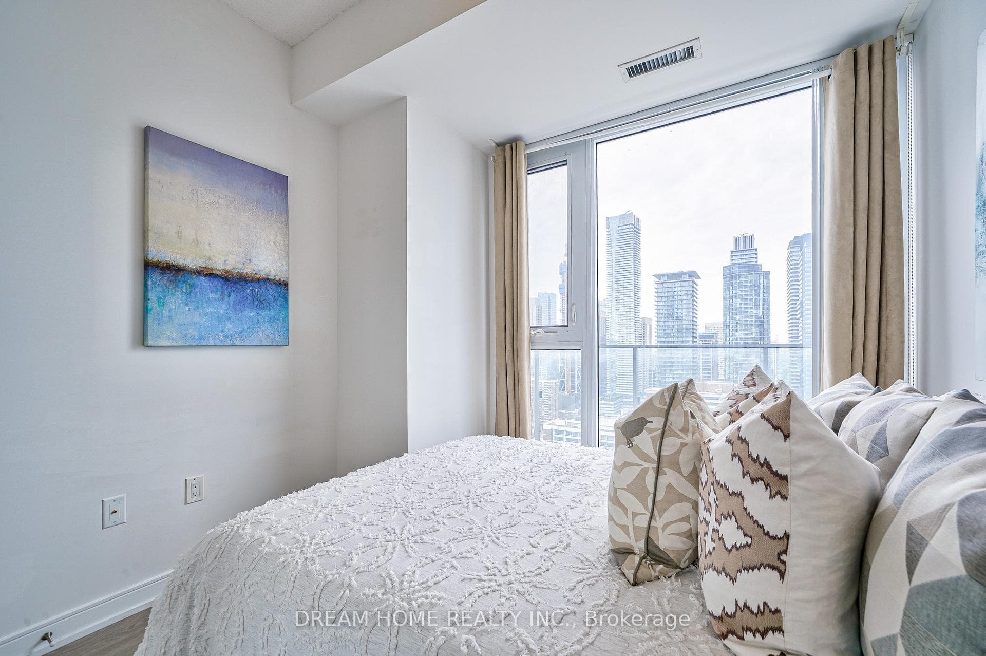 50 Wellesley Street Unit 4002 photo 16