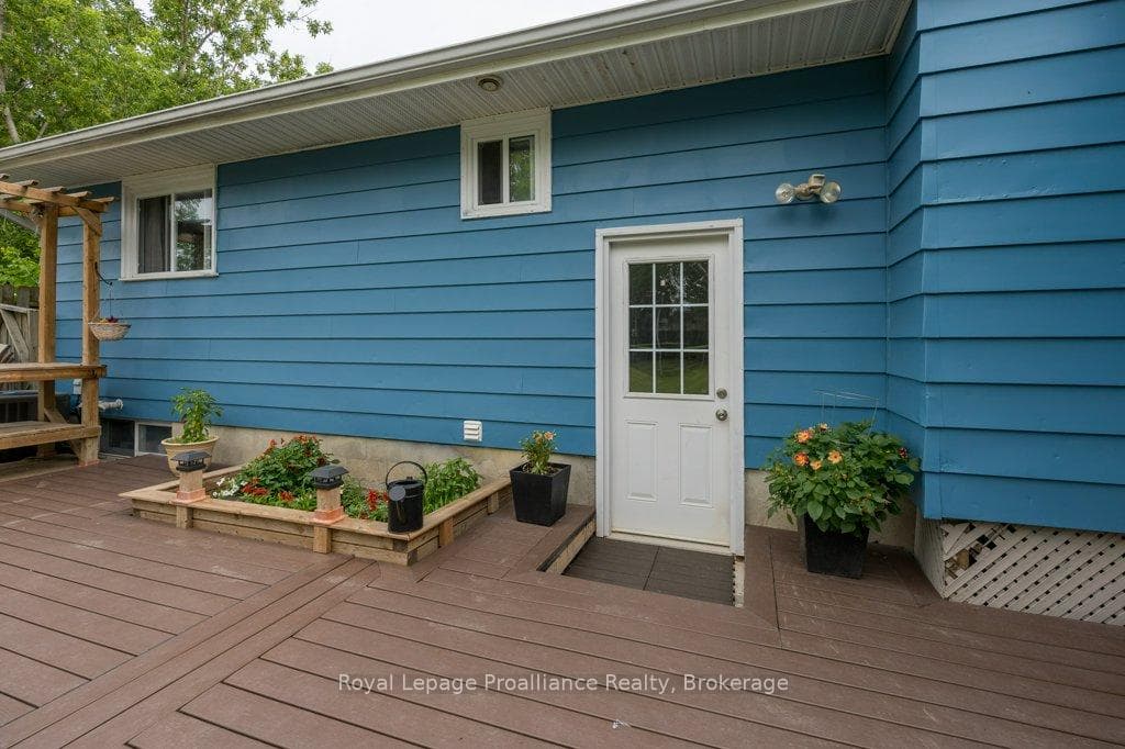 92 Wallbridge Crescent photo 43