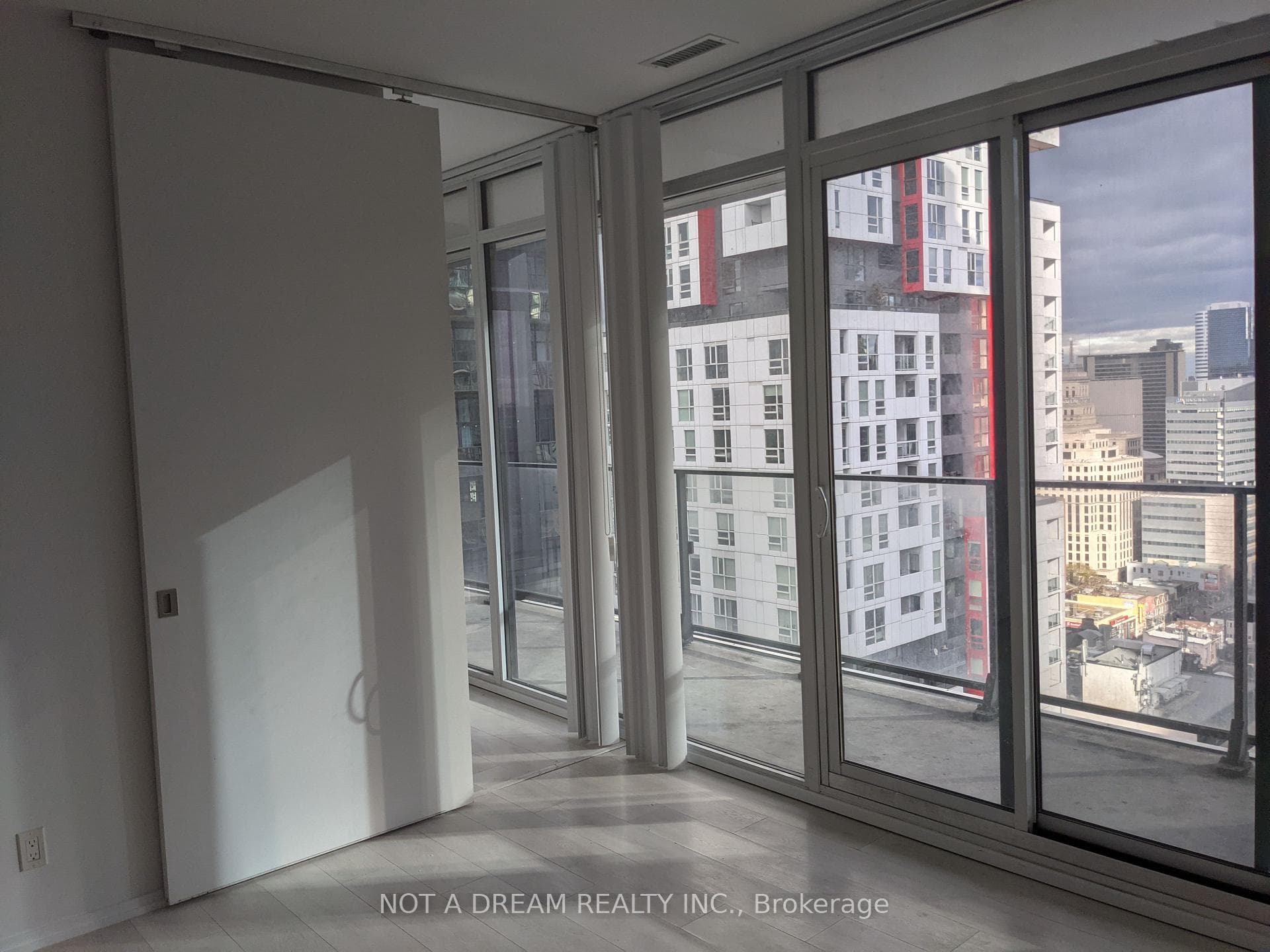 125 Peter Street Unit 2408 photo 30