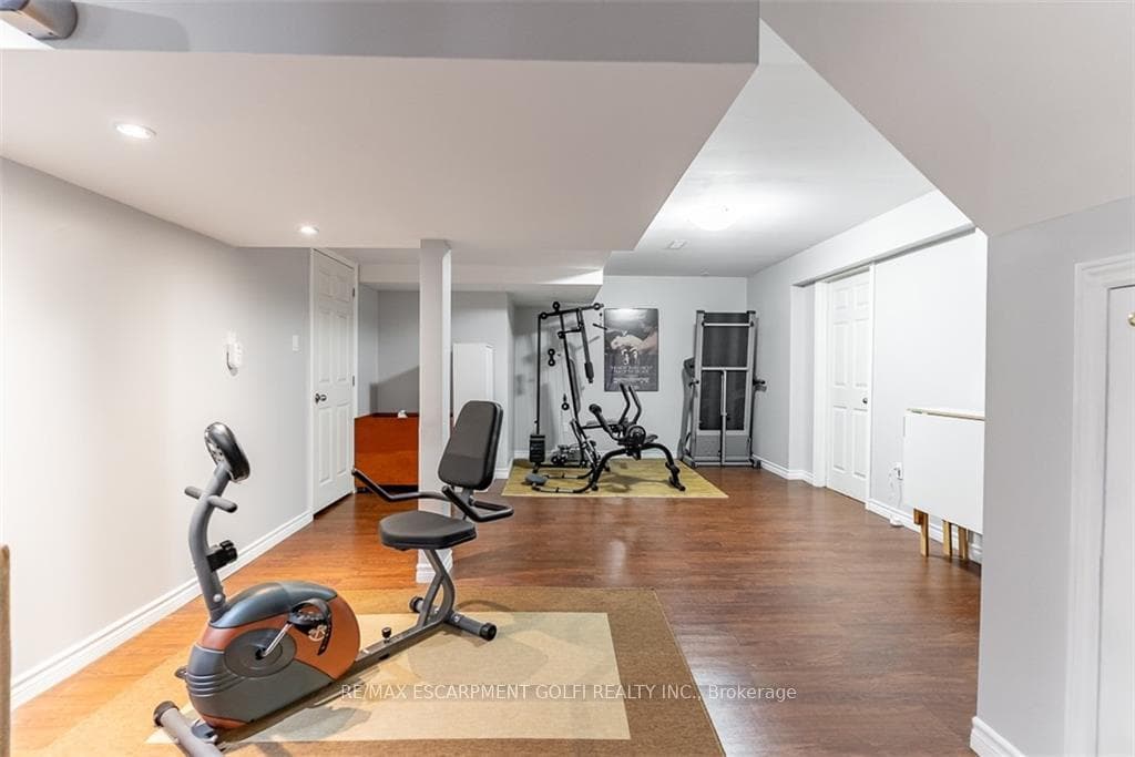 162 Delancey Boulevard photo 28