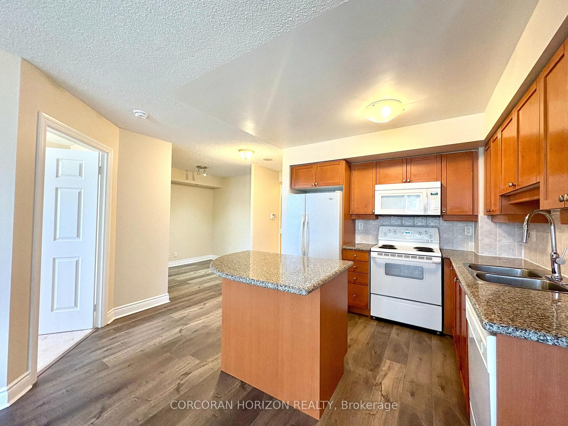 78 Harrison Garden Boulevard Unit 1006 photo 8