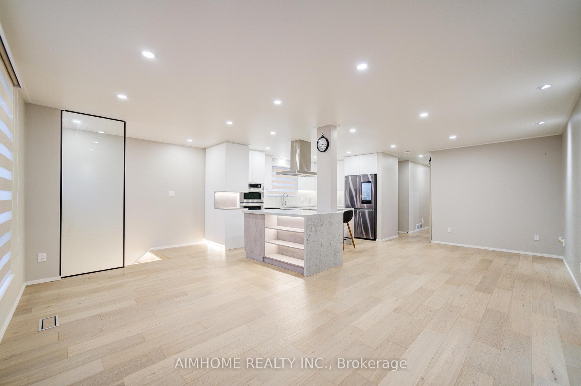 101 Marbury Crescent photo 8