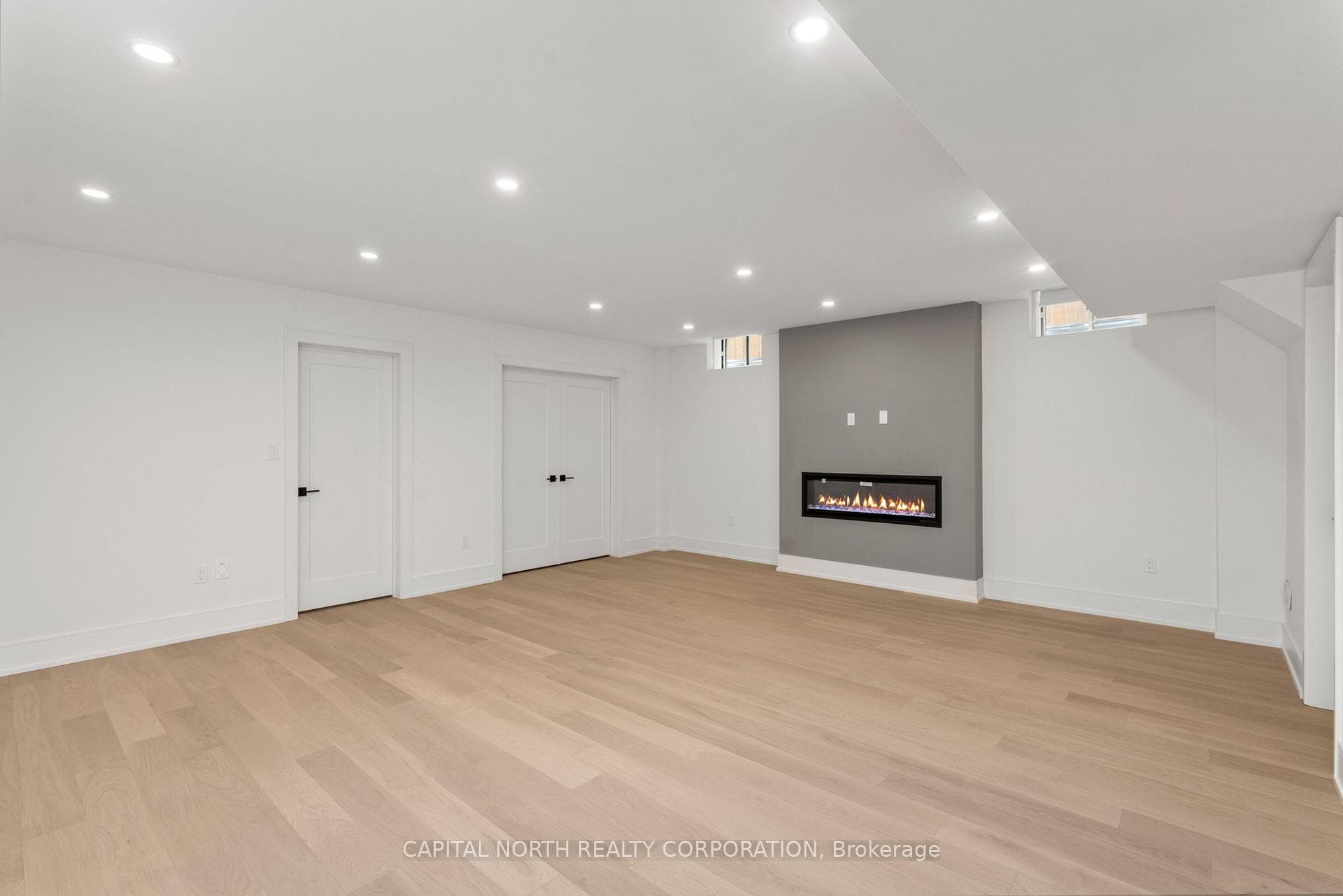 1076 Roosevelt Road photo 33