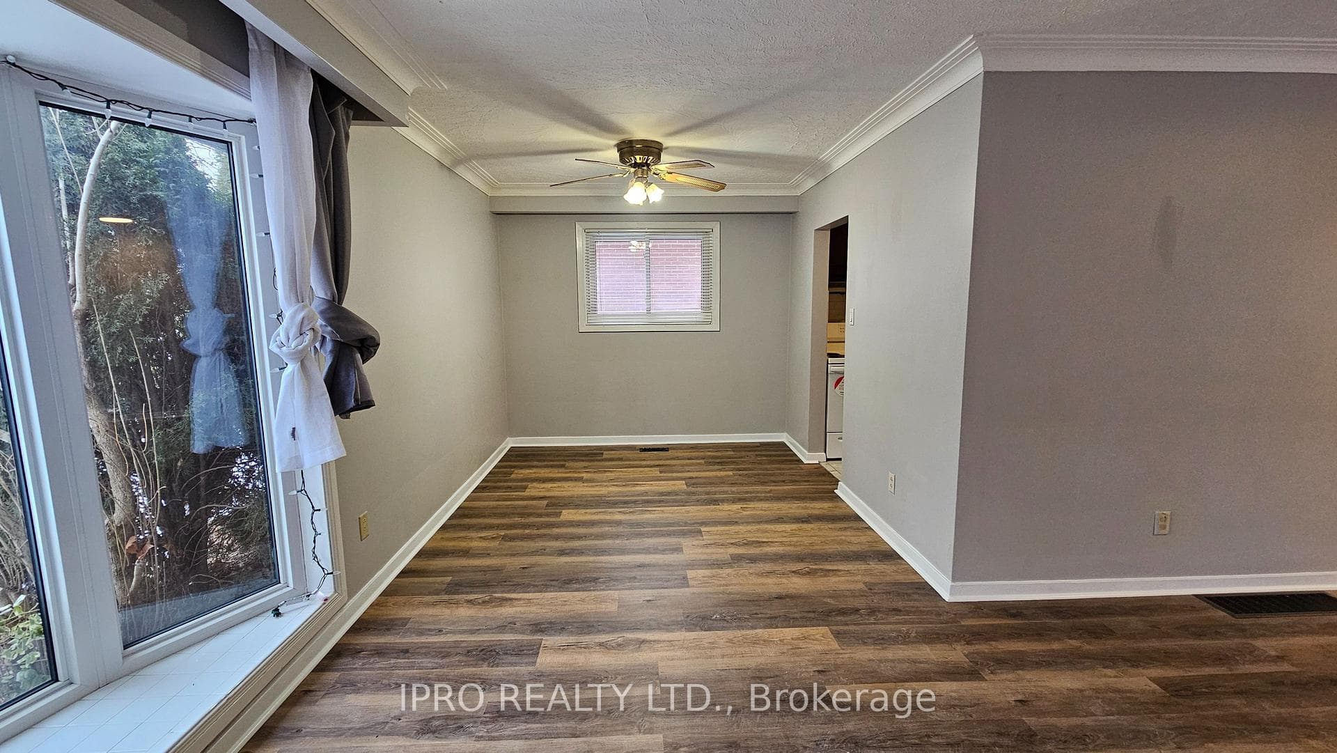 12 Aspendale Drive Unit Main photo 3