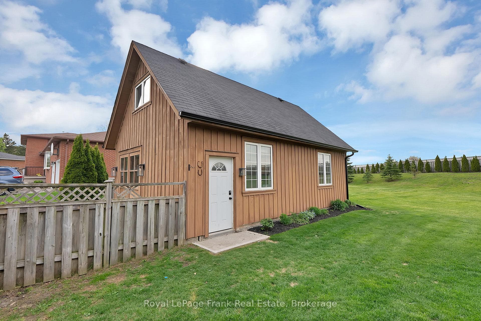 8 Gamron Avenue photo 41