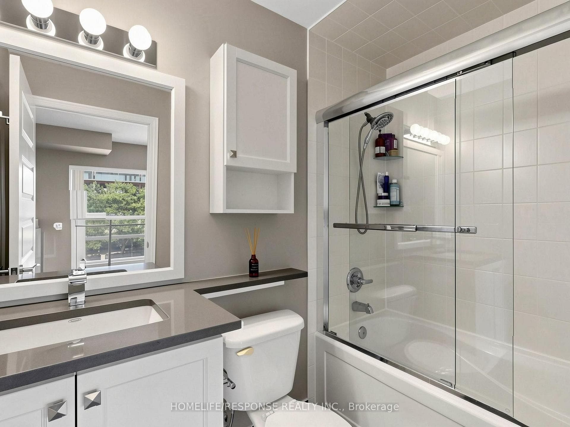 215 QUEEN Street Unit 225 photo 22