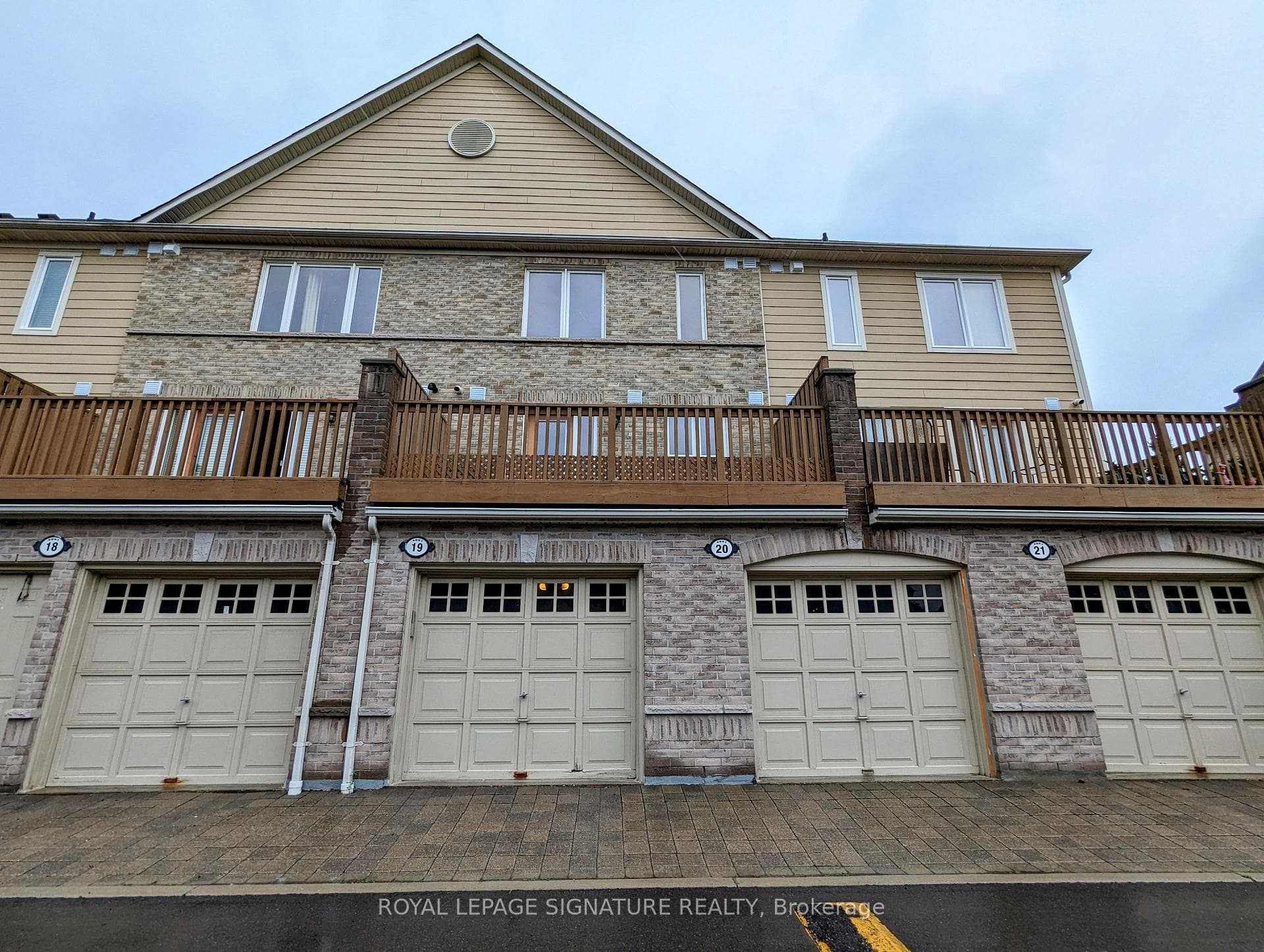 4861 Halfmoon Grove Unit 19 photo 2