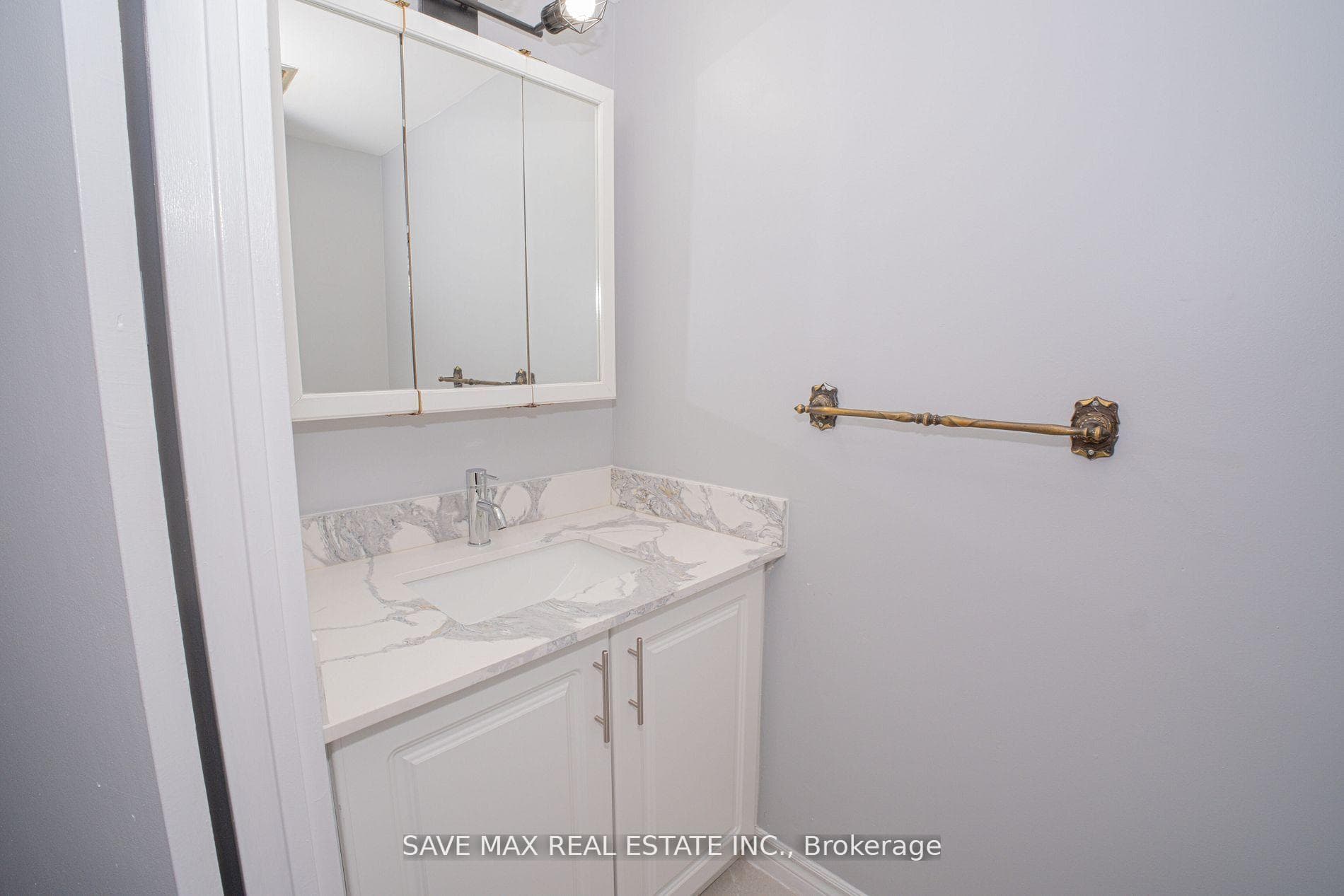 17 Knightsbridge Road Unit #1101 photo 11