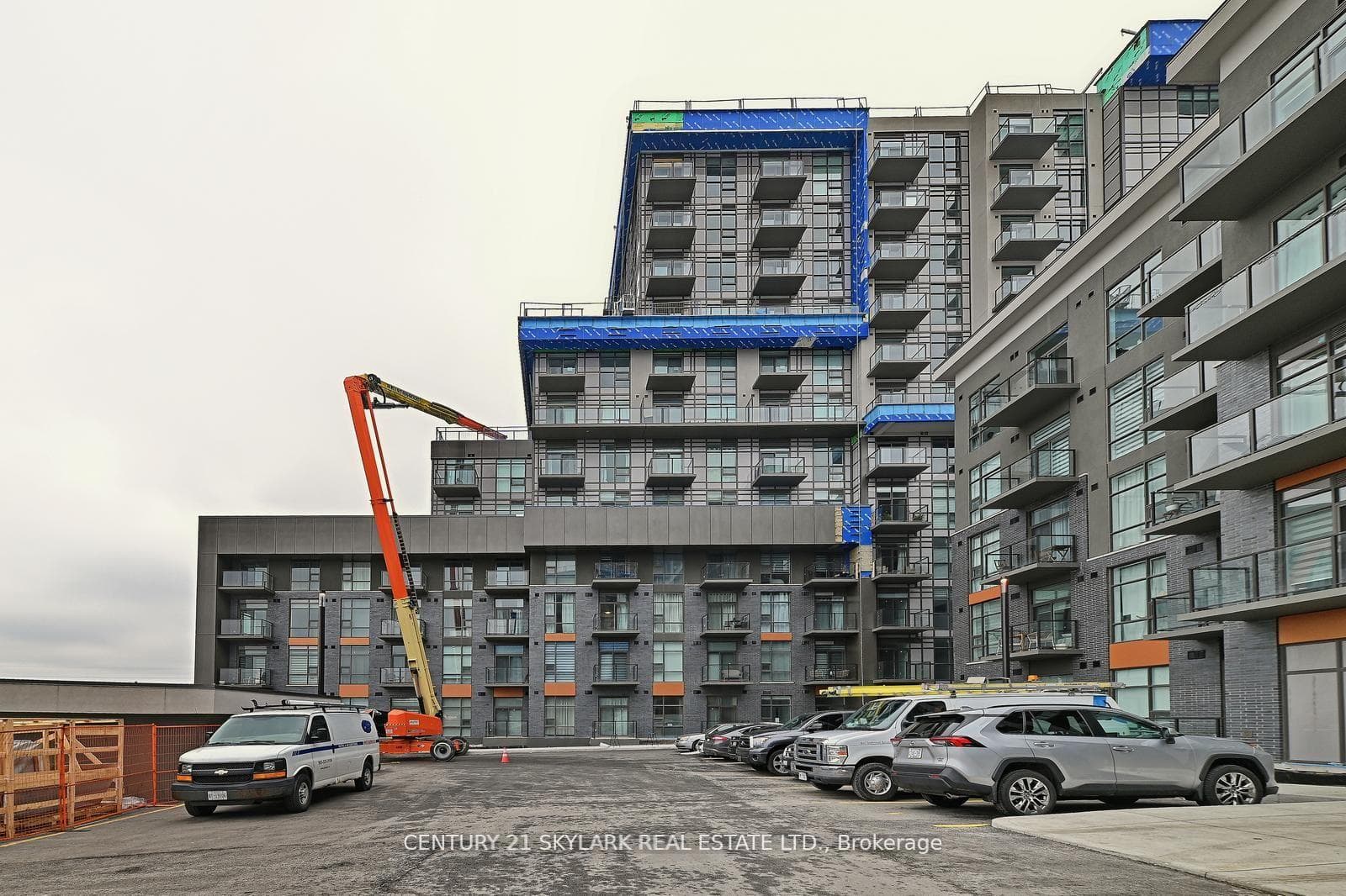 460 Dundas Street Unit 401 photo 36