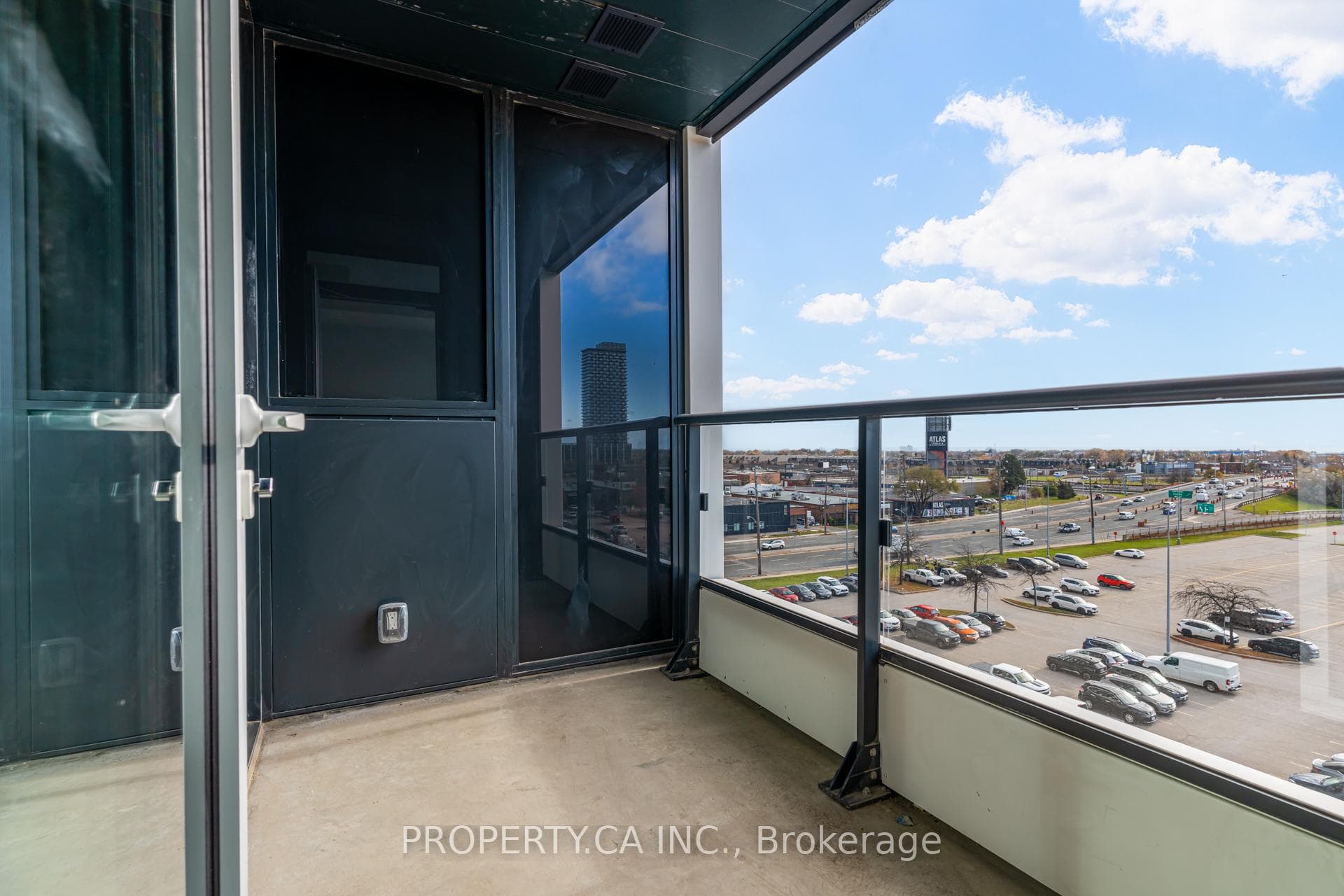 1007 The Queensway N/A Unit 526 photo 16
