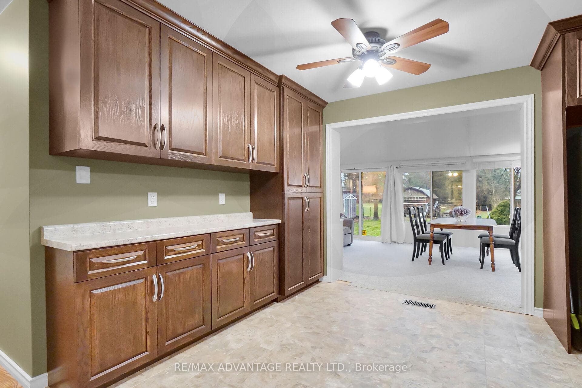 6 Dean Crescent photo 8