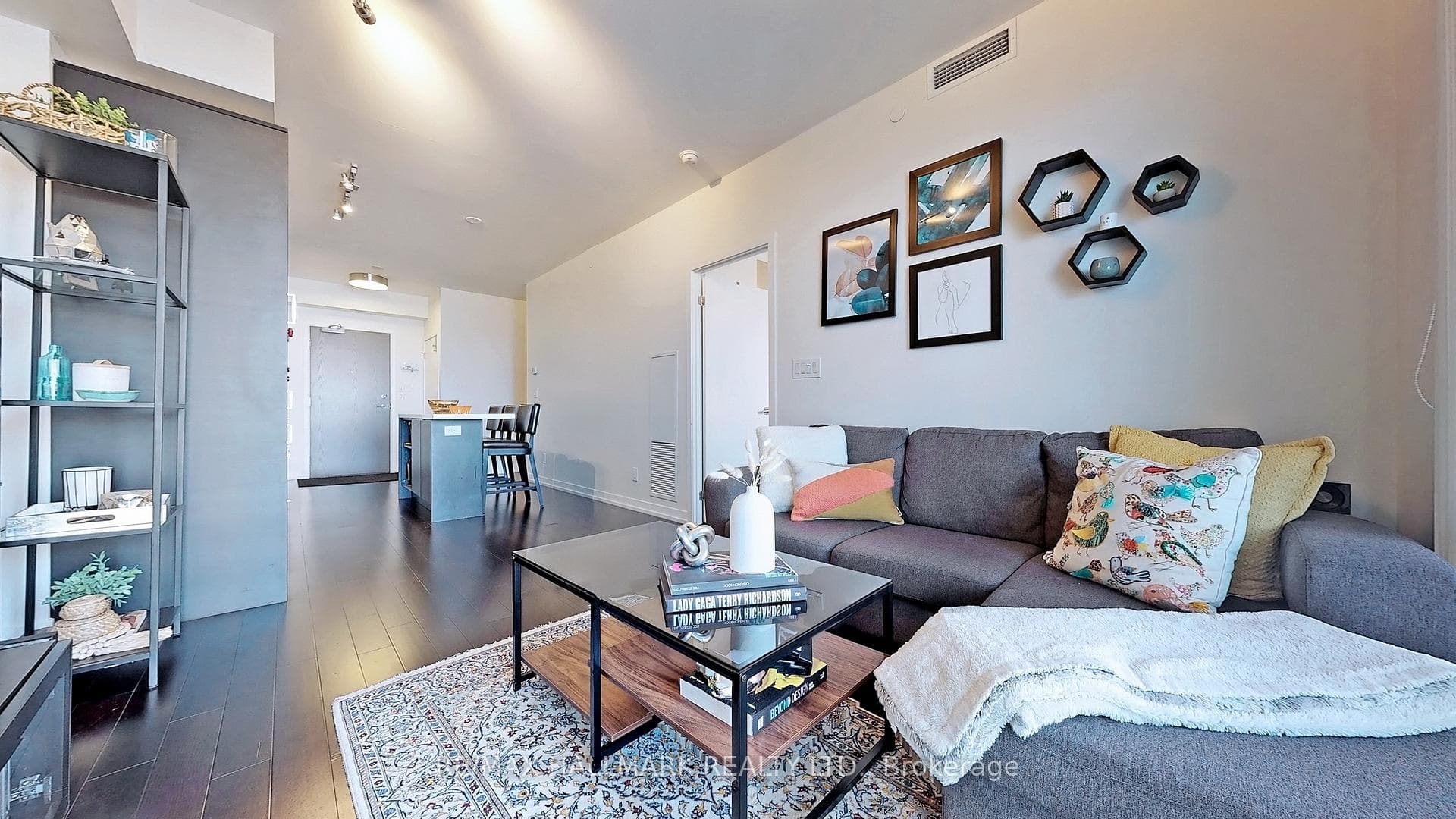 21 Widmer Street Unit 1804 photo 10