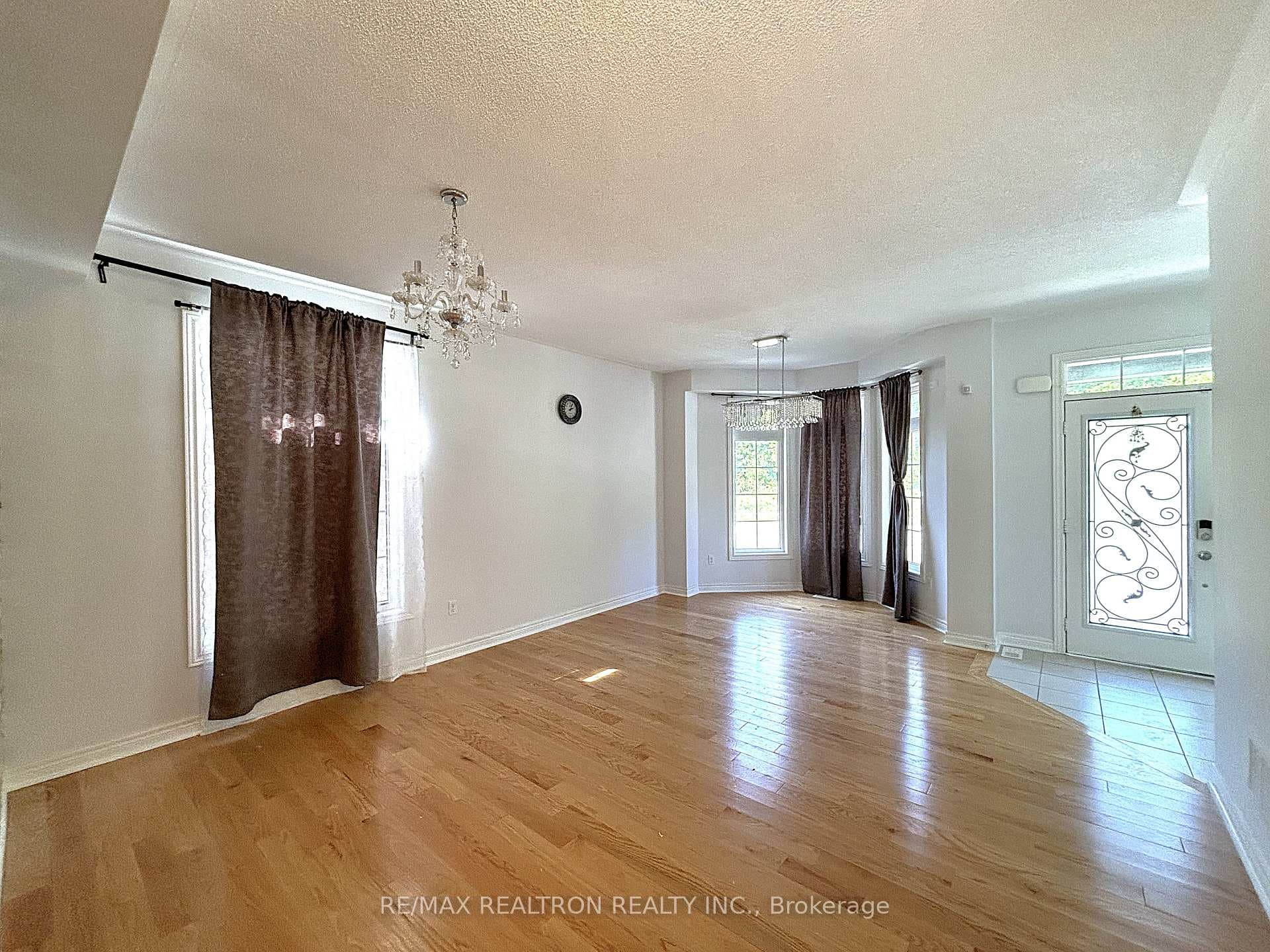 511 William Forster Road photo 5